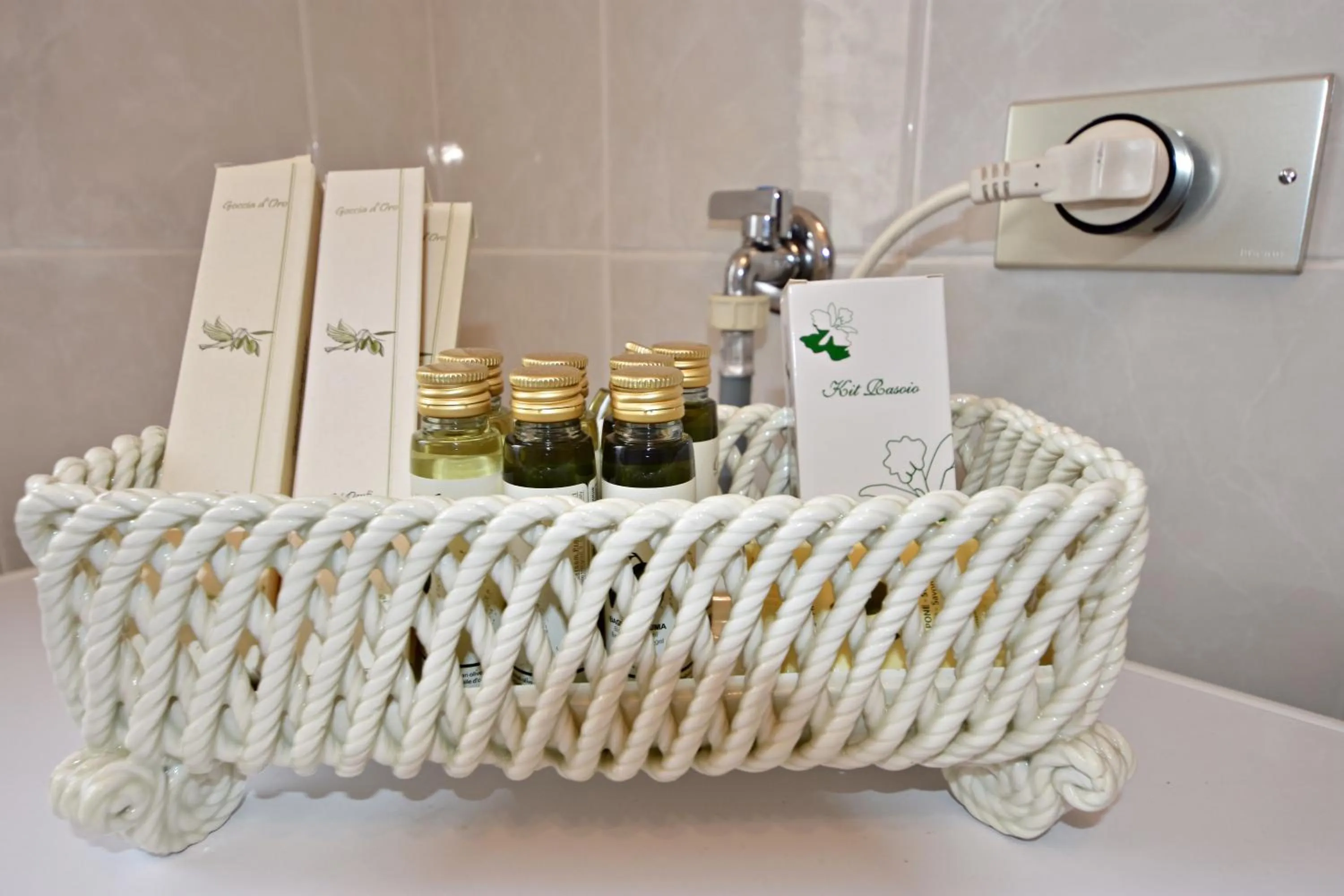 Bathroom in Hotel Diffuso Il Portichetto sulla collina a Vezio Perledo