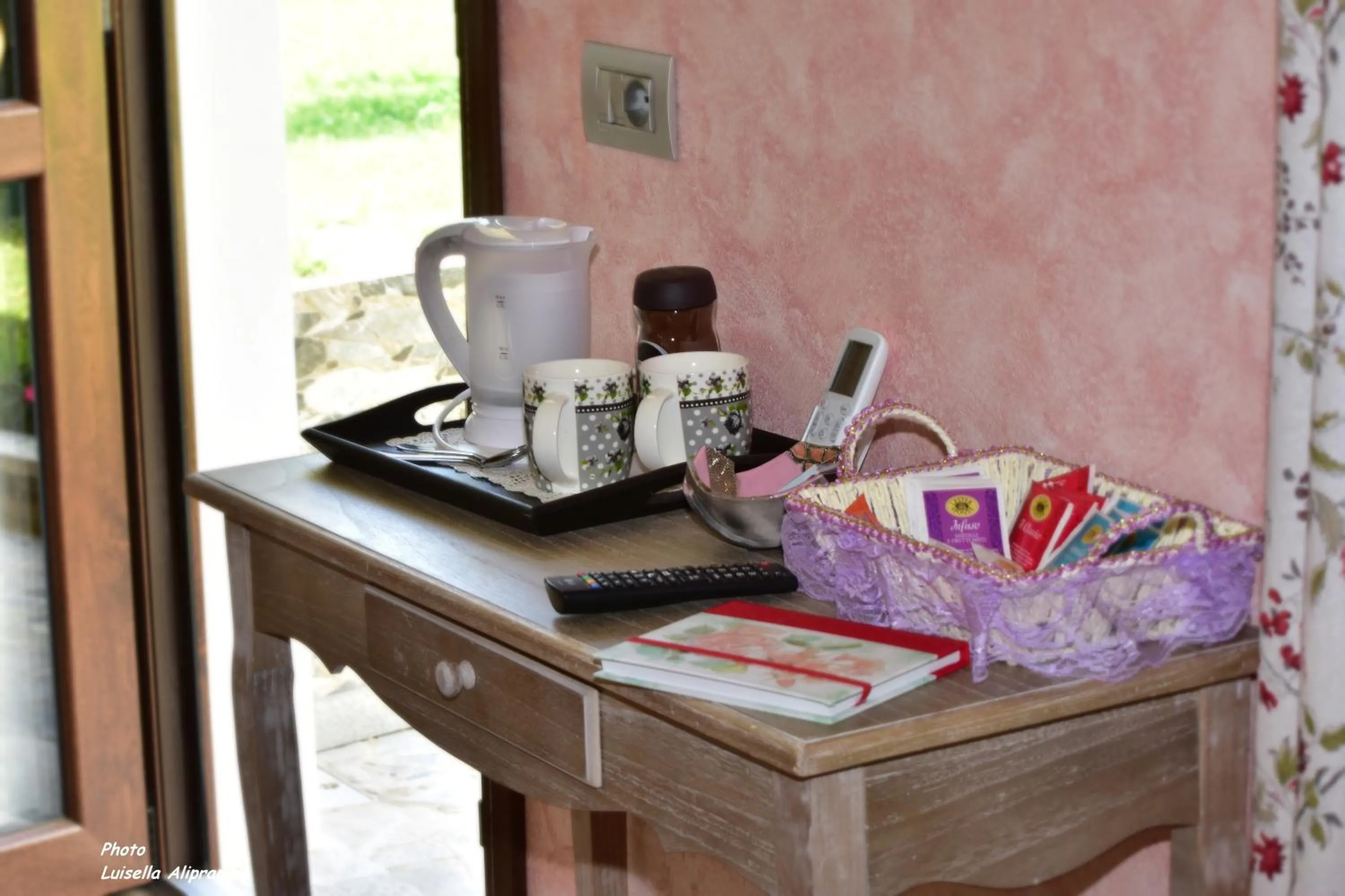 Coffee/tea facilities in Hotel Diffuso Il Portichetto sulla collina a Vezio Perledo