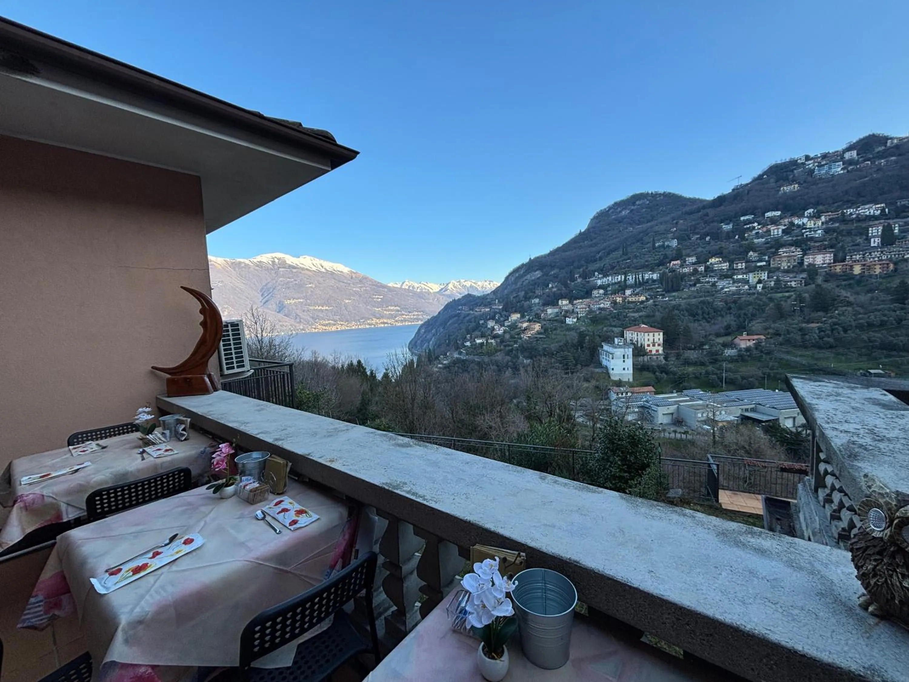 Restaurant/places to eat in Hotel Diffuso Il Portichetto sulla collina a Vezio Perledo