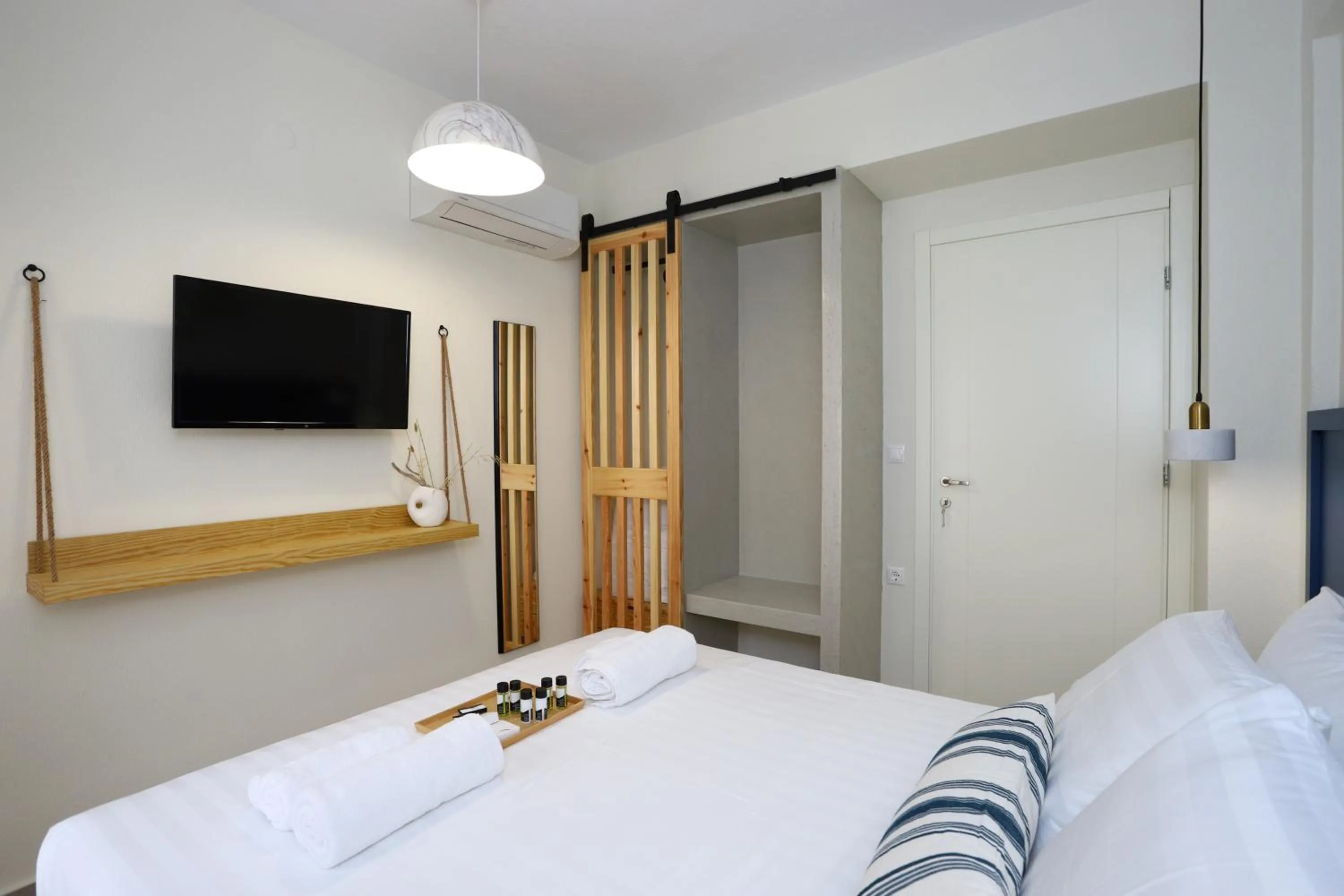 Bedroom, Bed in ONAR OURANOUPOLIS