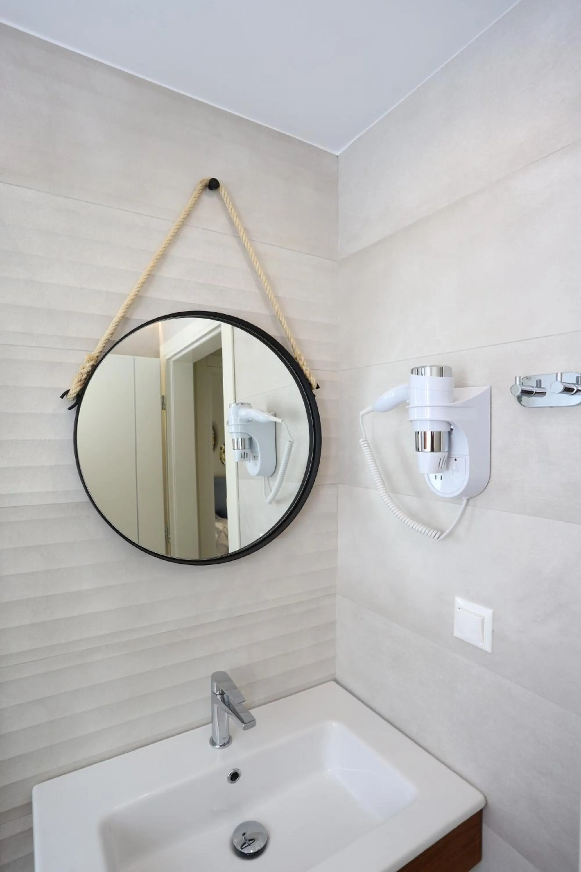 Toilet in ONAR OURANOUPOLIS