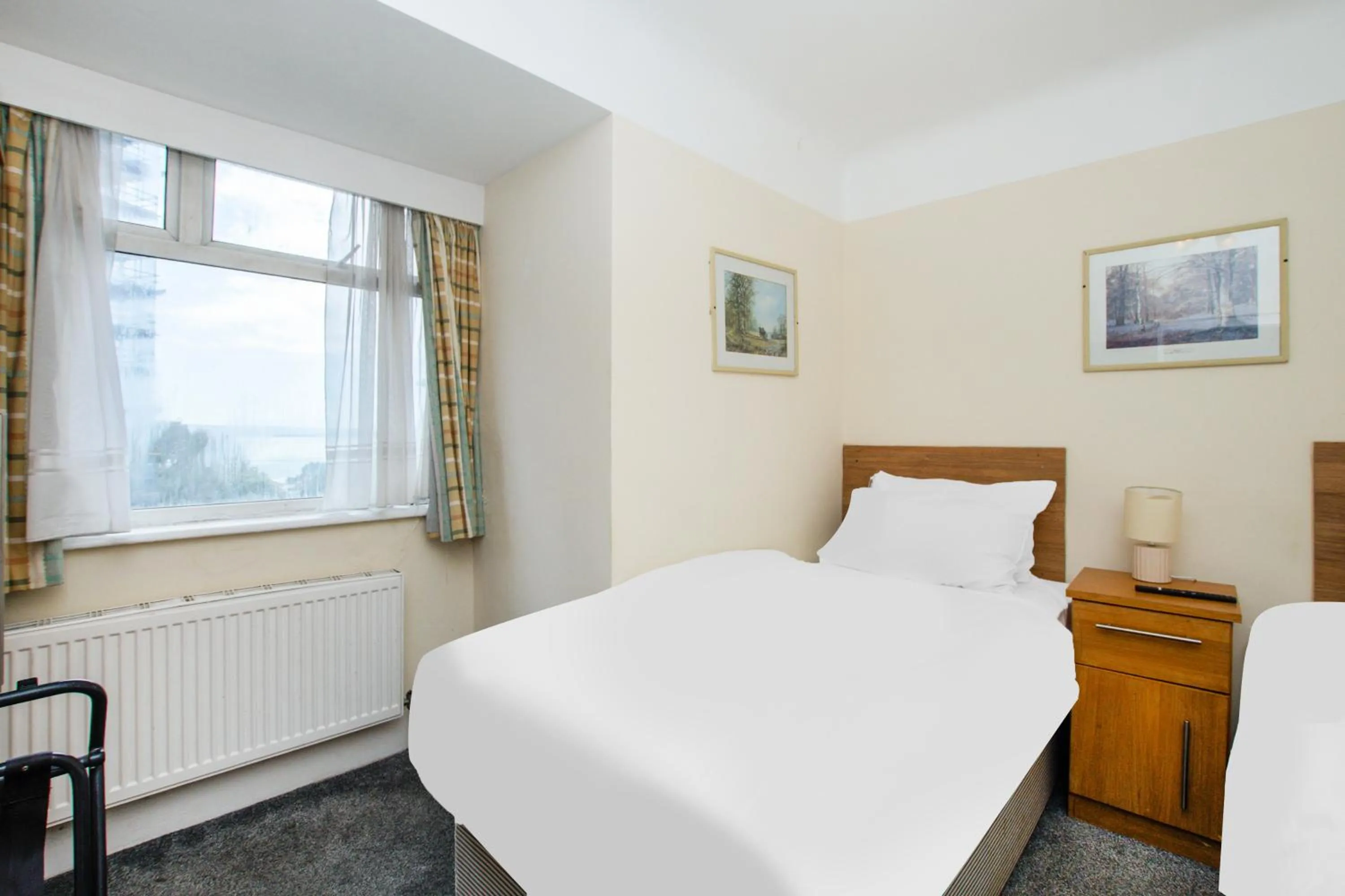 Bed in Russel Court Hotel Bournemouth Central