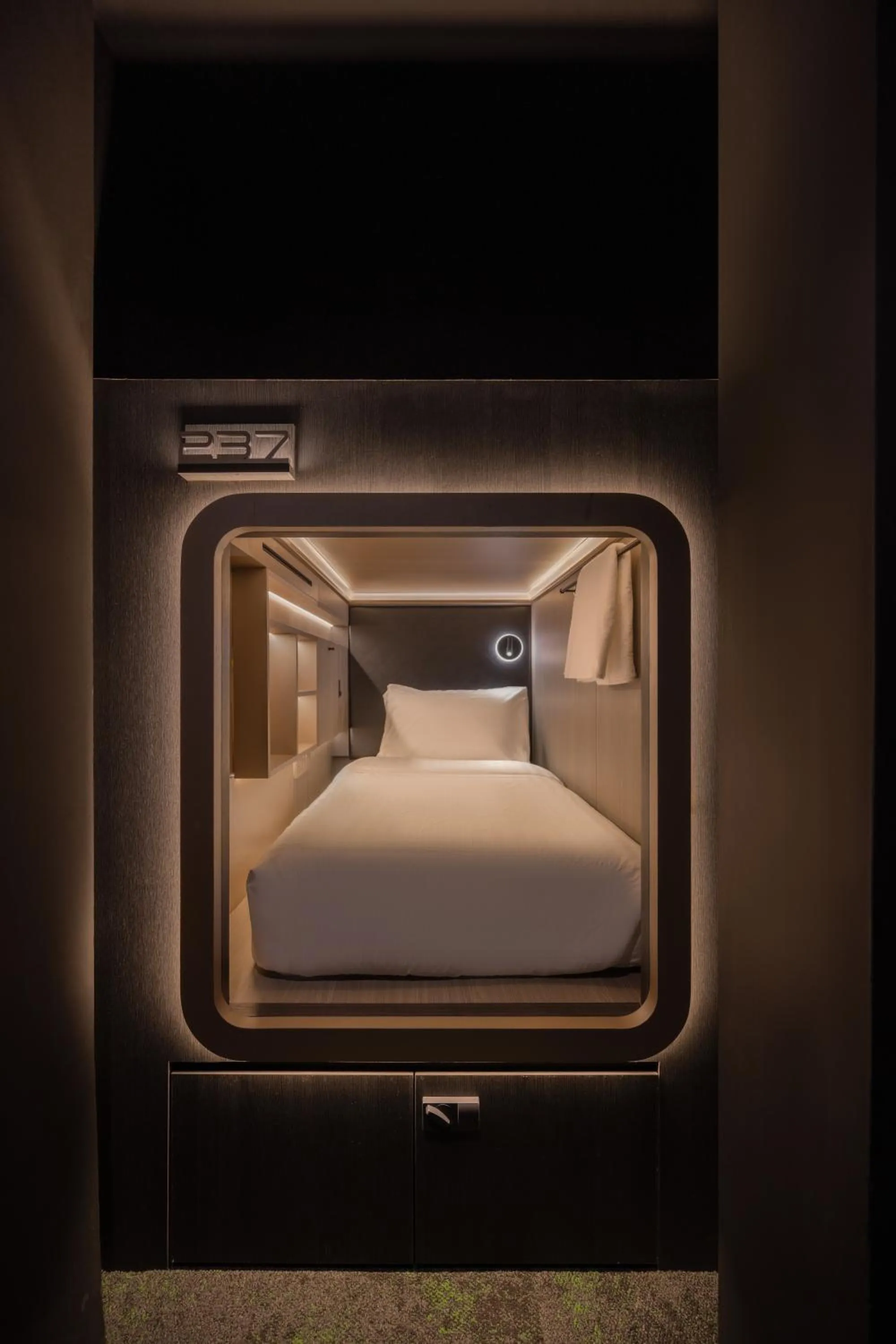 Cube Social Boutique Capsule Hotel at Boat Quay