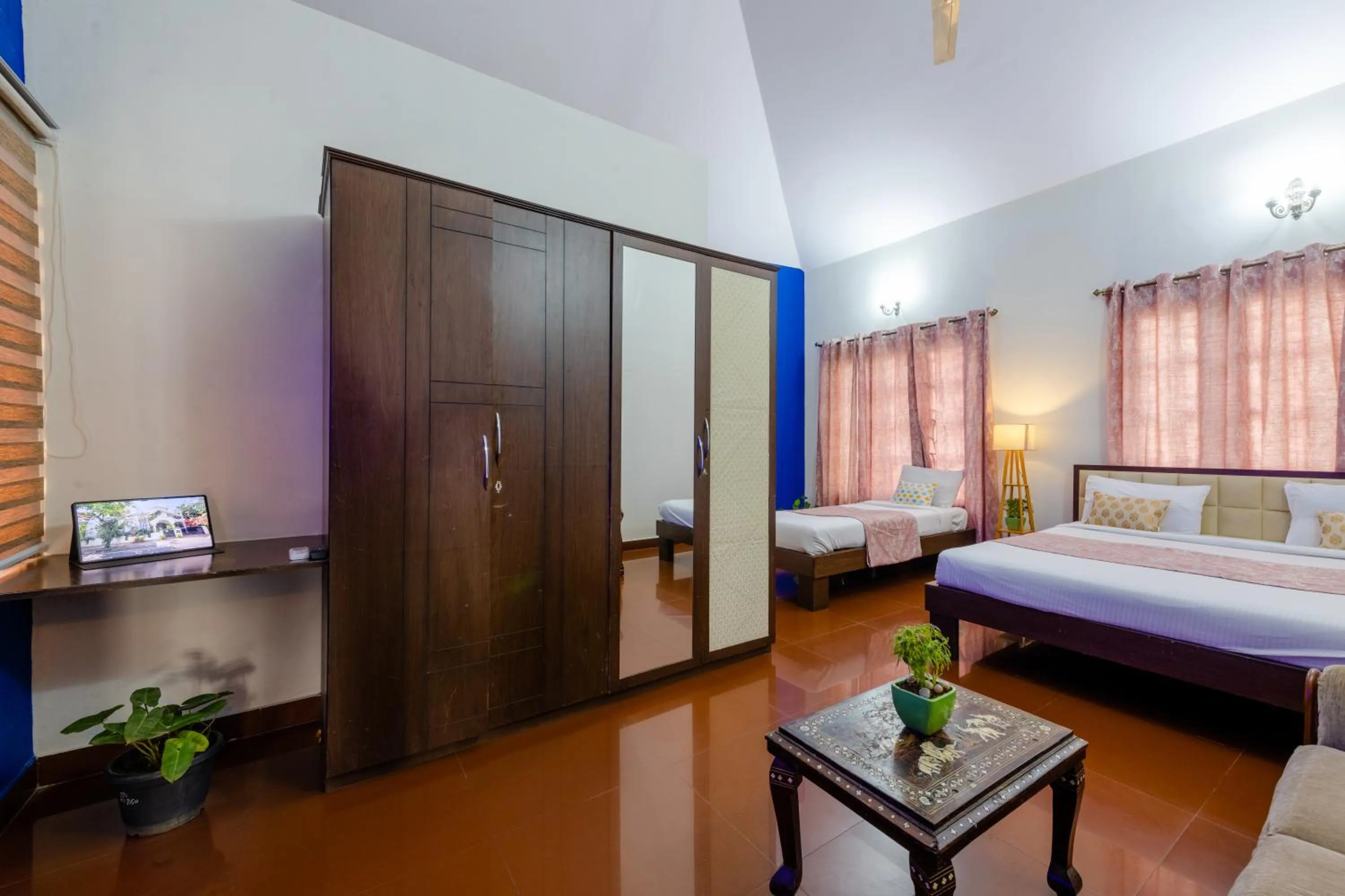 Bed in Redstone Villa by Revkeys