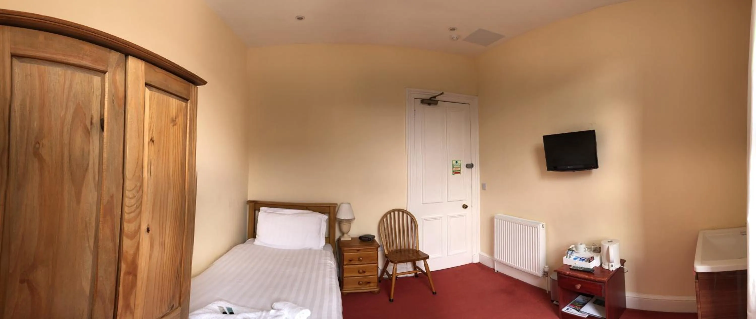Bedroom, Bed in Cruachan Guest House