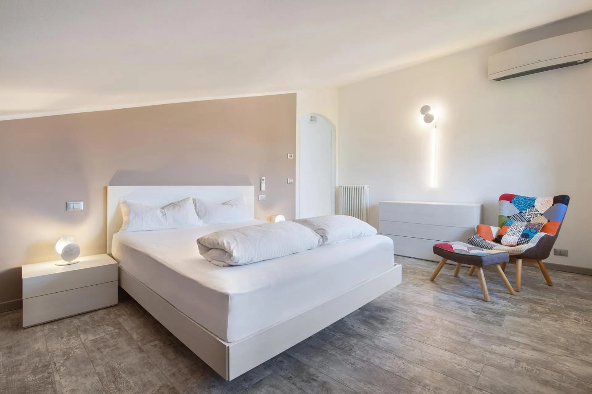 Bedroom, Bed in Luxury Penthouse/Pool/50m to lake