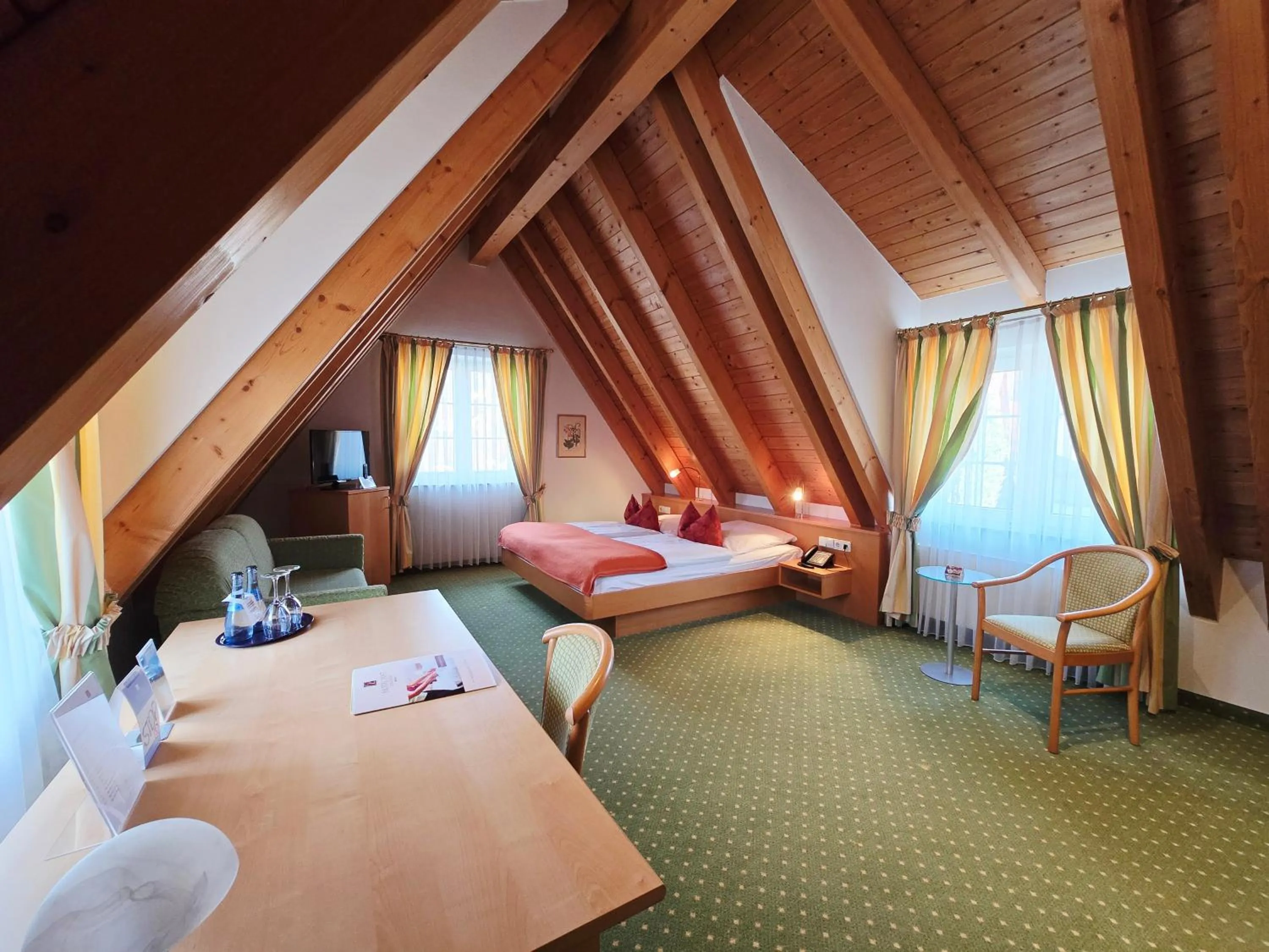 TV and multimedia, Bed in Hotel Post Jungingen