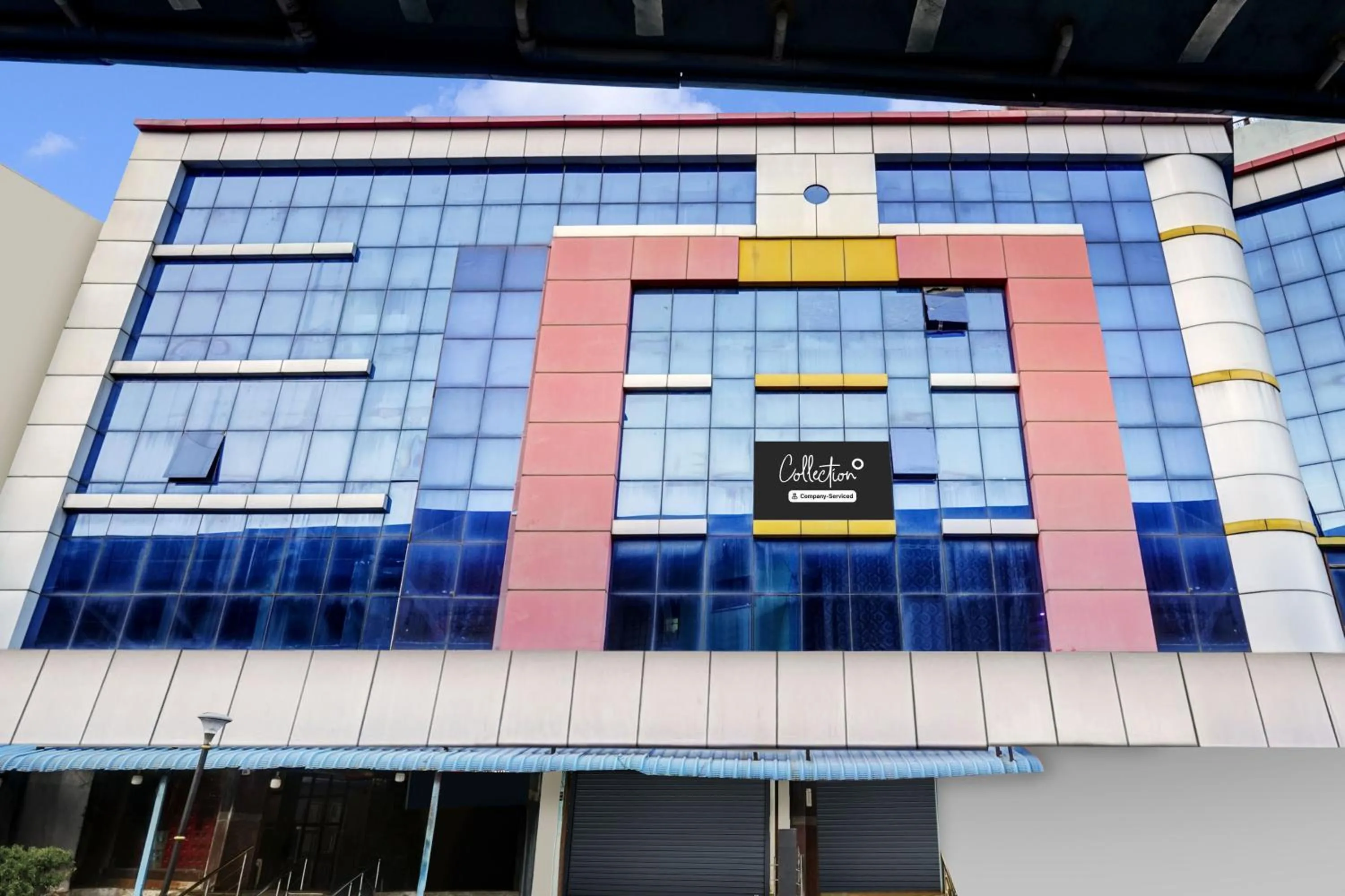 Facade/entrance in Super Hotel O Padmavathi Puram Near Railway Station