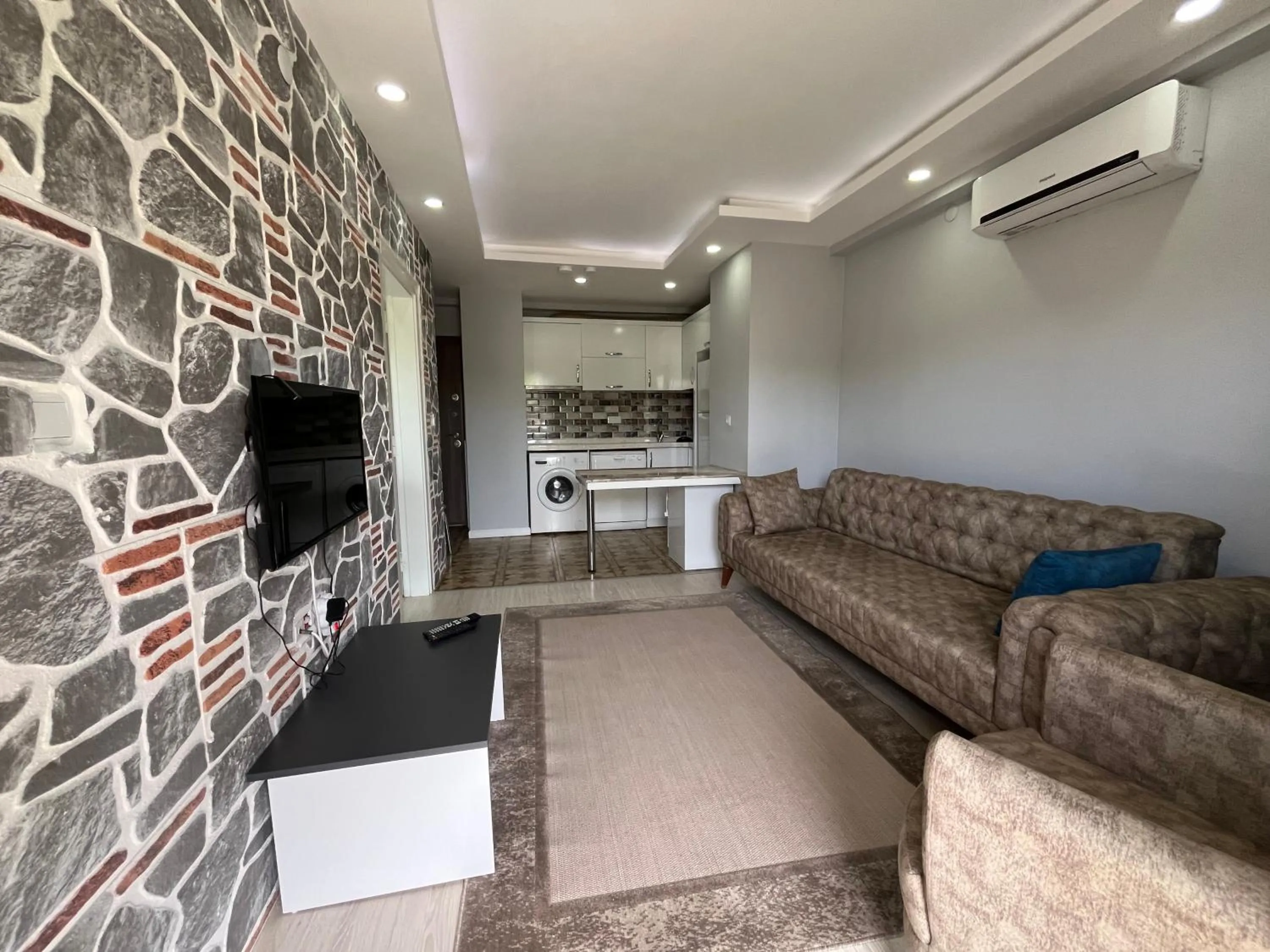 TV and multimedia in Gardenya Lara Suit Hotel