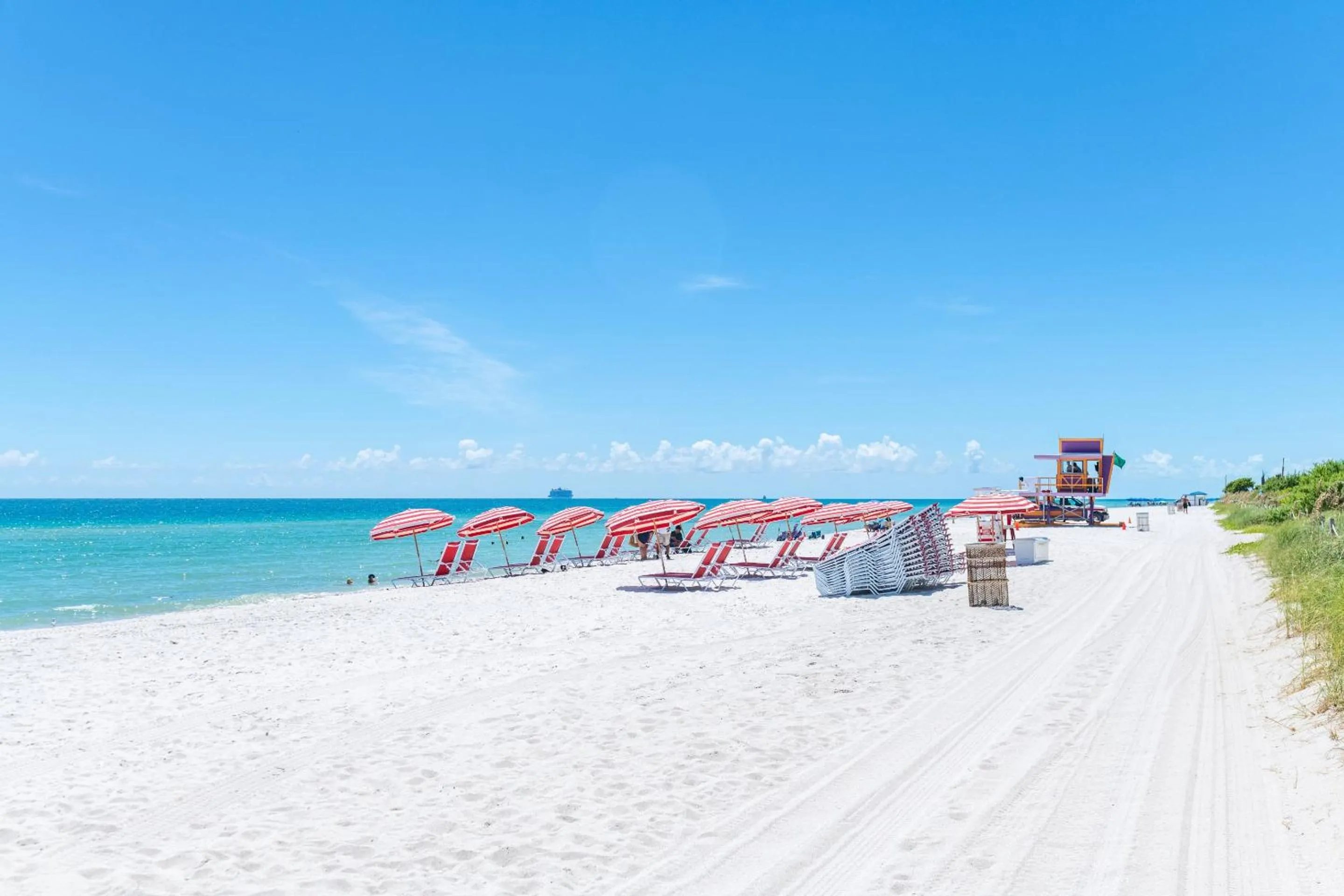 Beach in Churchill Suites Monte Carlo Miami Beach