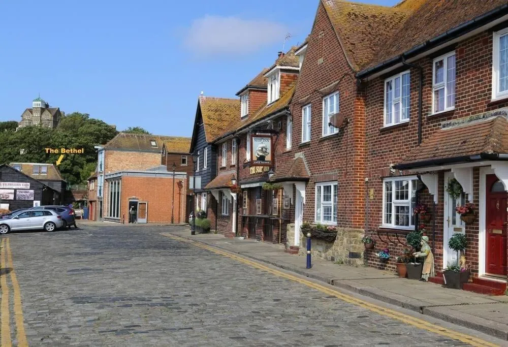 Property building in Unique 2BD Apartment Folkestone Harbour
