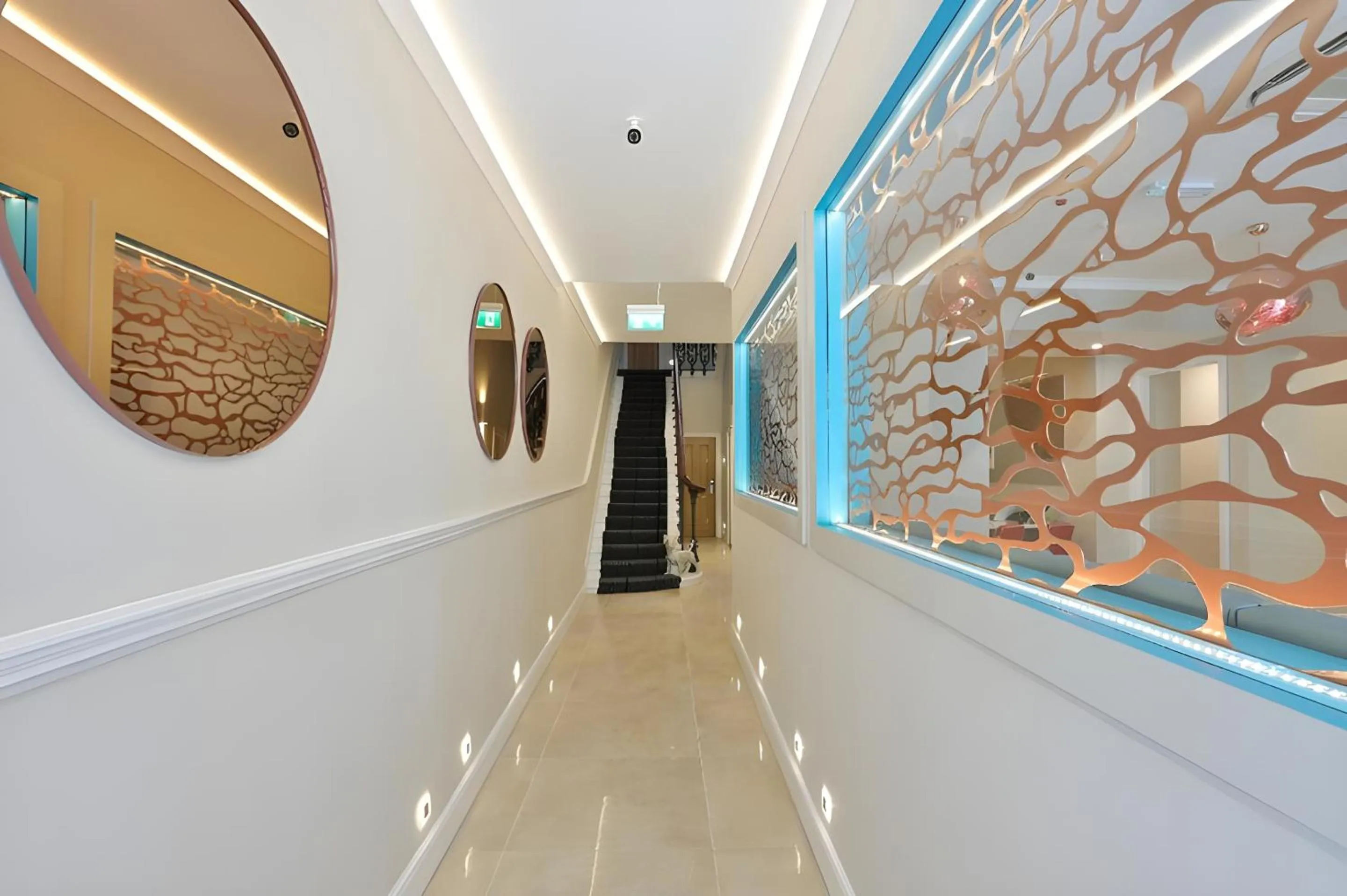 Lobby or reception in The Chapter Hotels - London Hyde Park