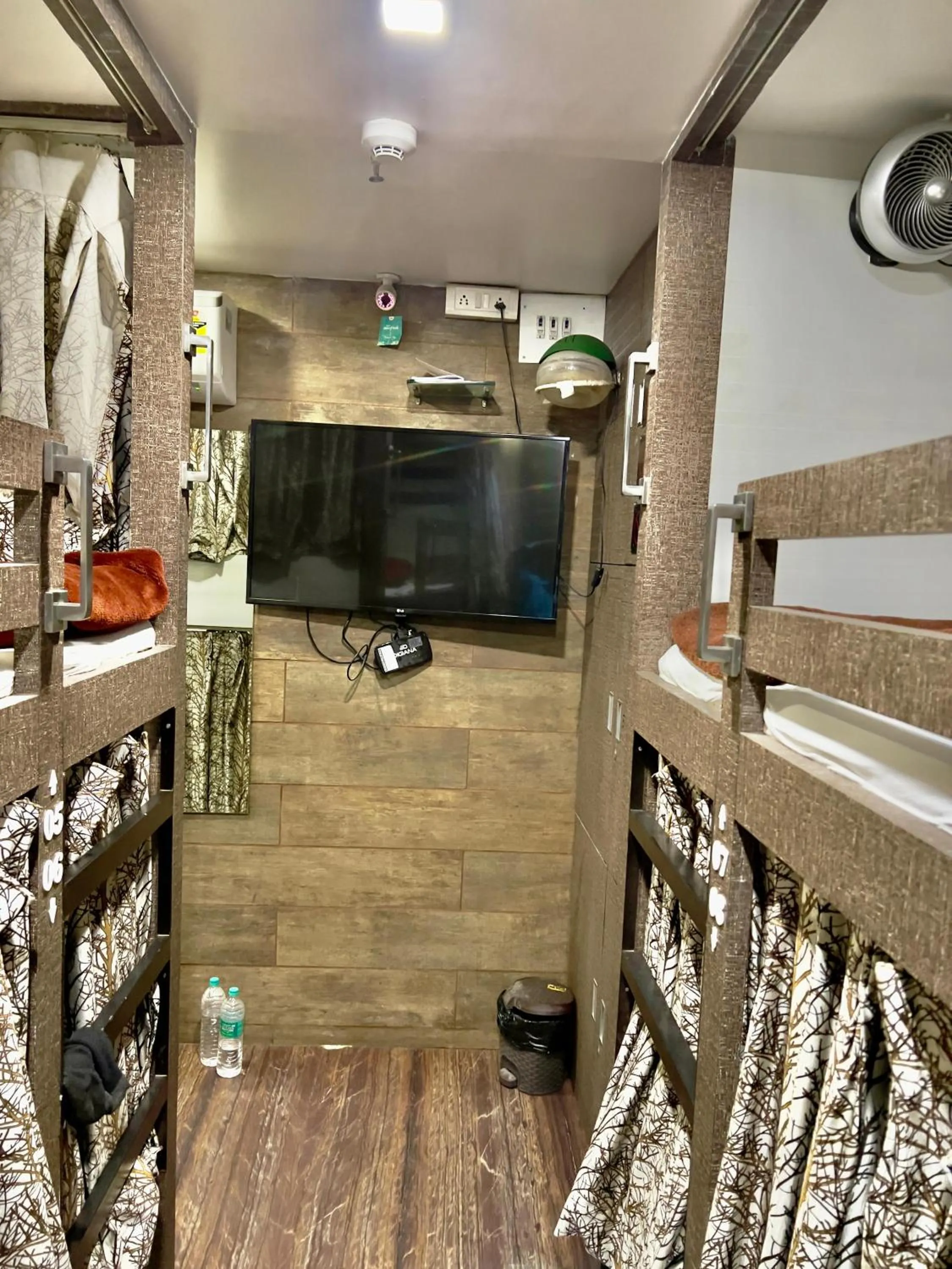 TV and multimedia in HOTEL REST INN