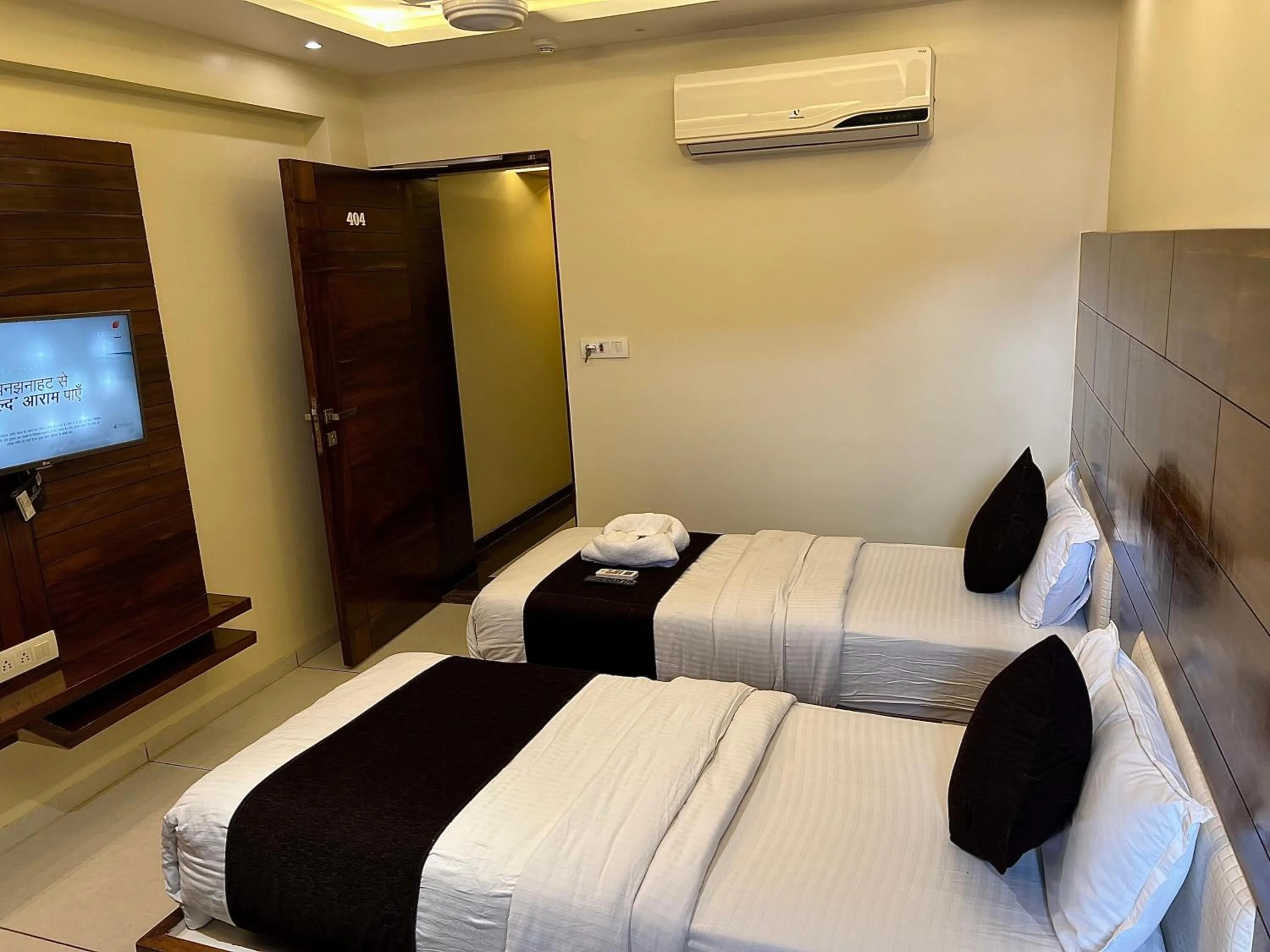 Bed in HOTEL REST INN