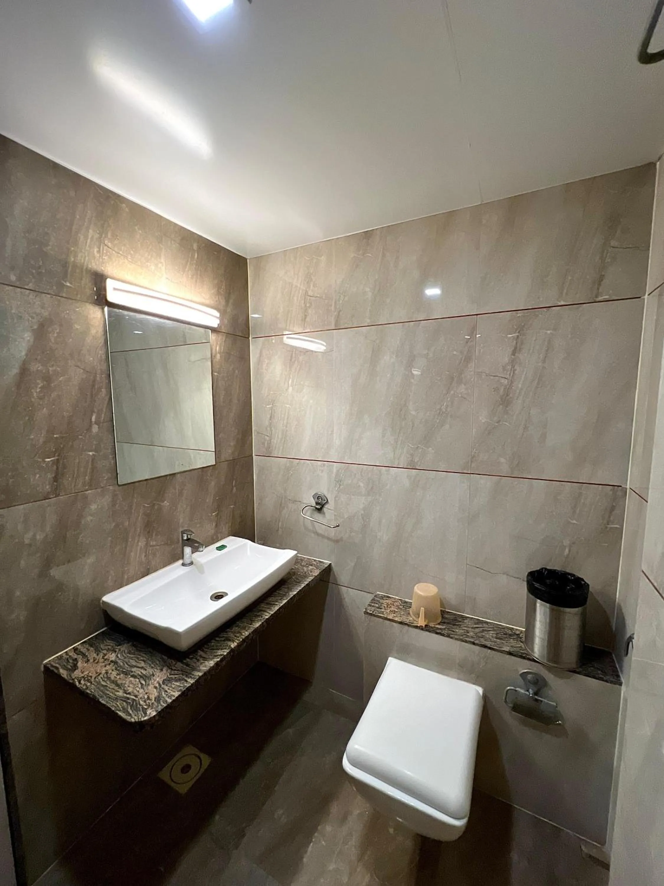 Bathroom in HOTEL REST INN