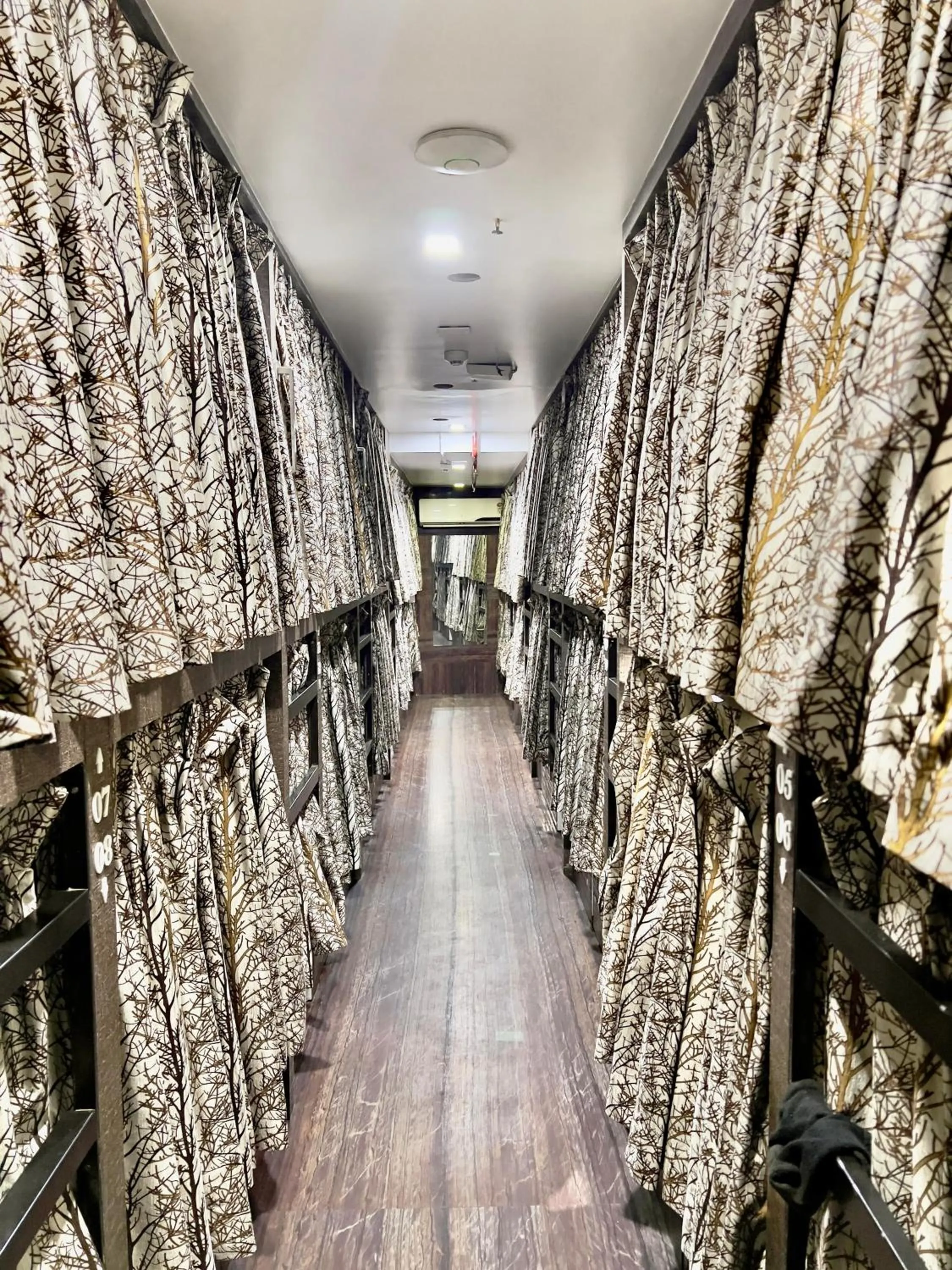 bunk bed in HOTEL REST INN