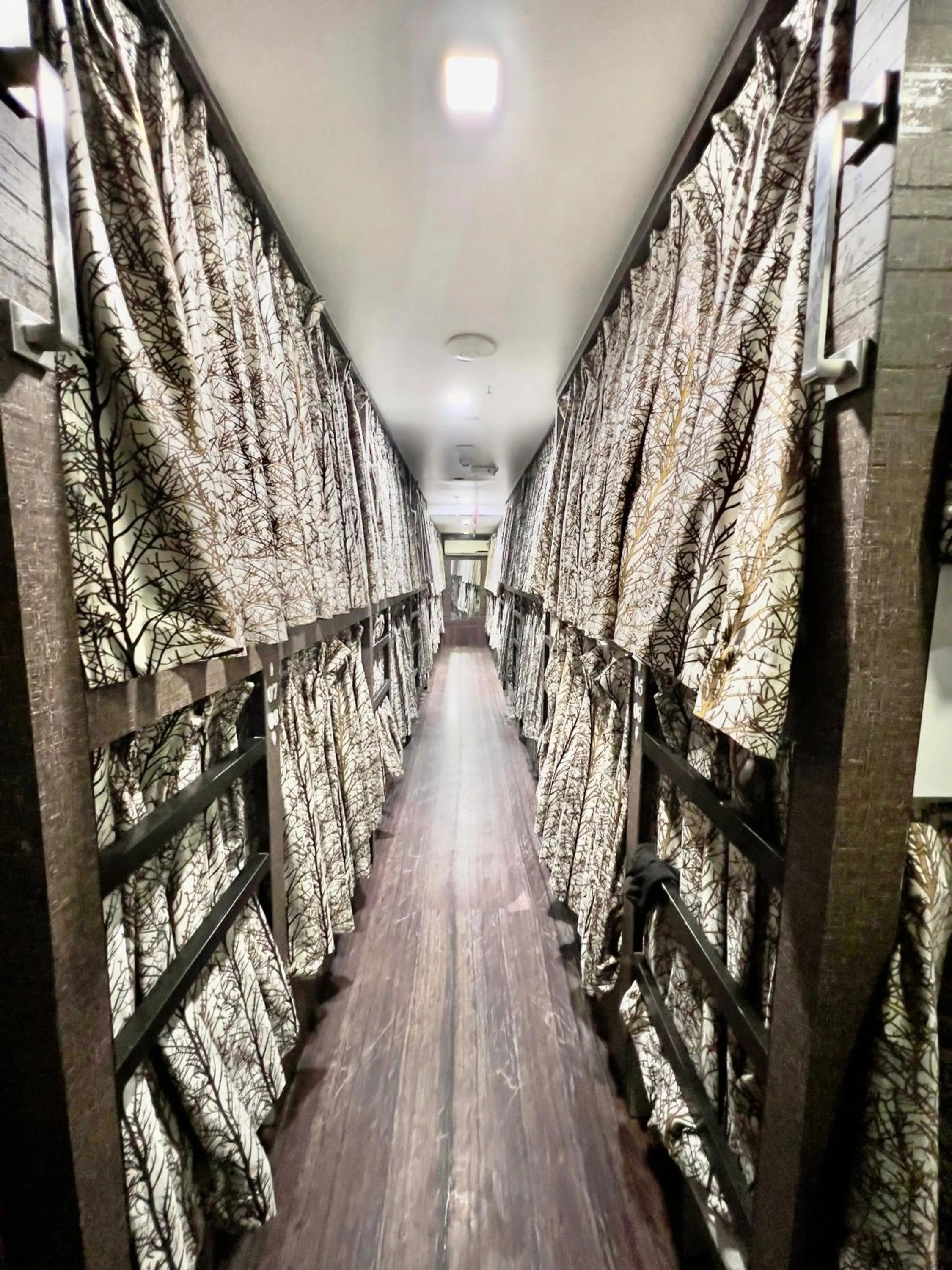 bunk bed in HOTEL REST INN