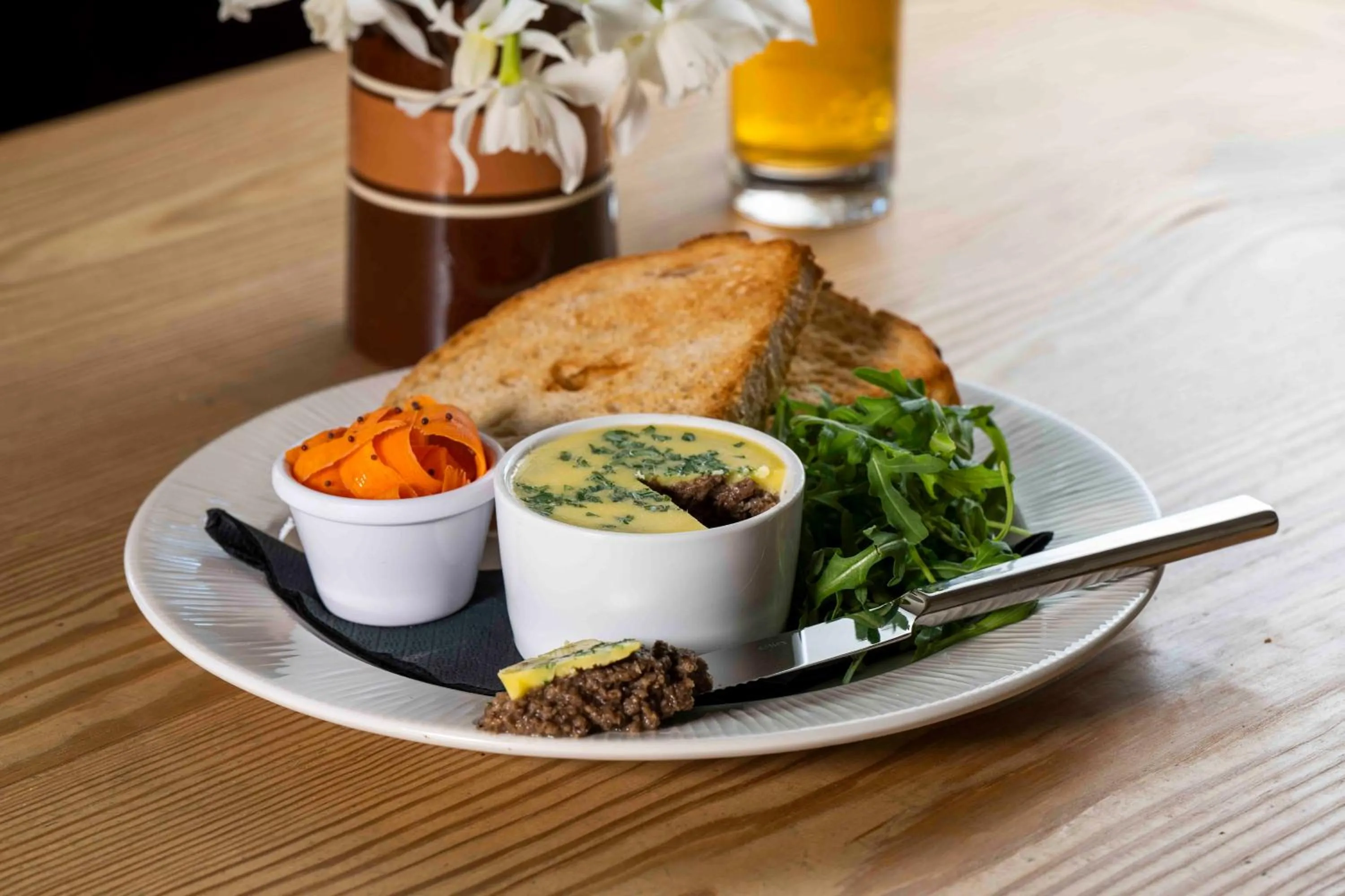 Restaurant/places to eat in Long Man Inn