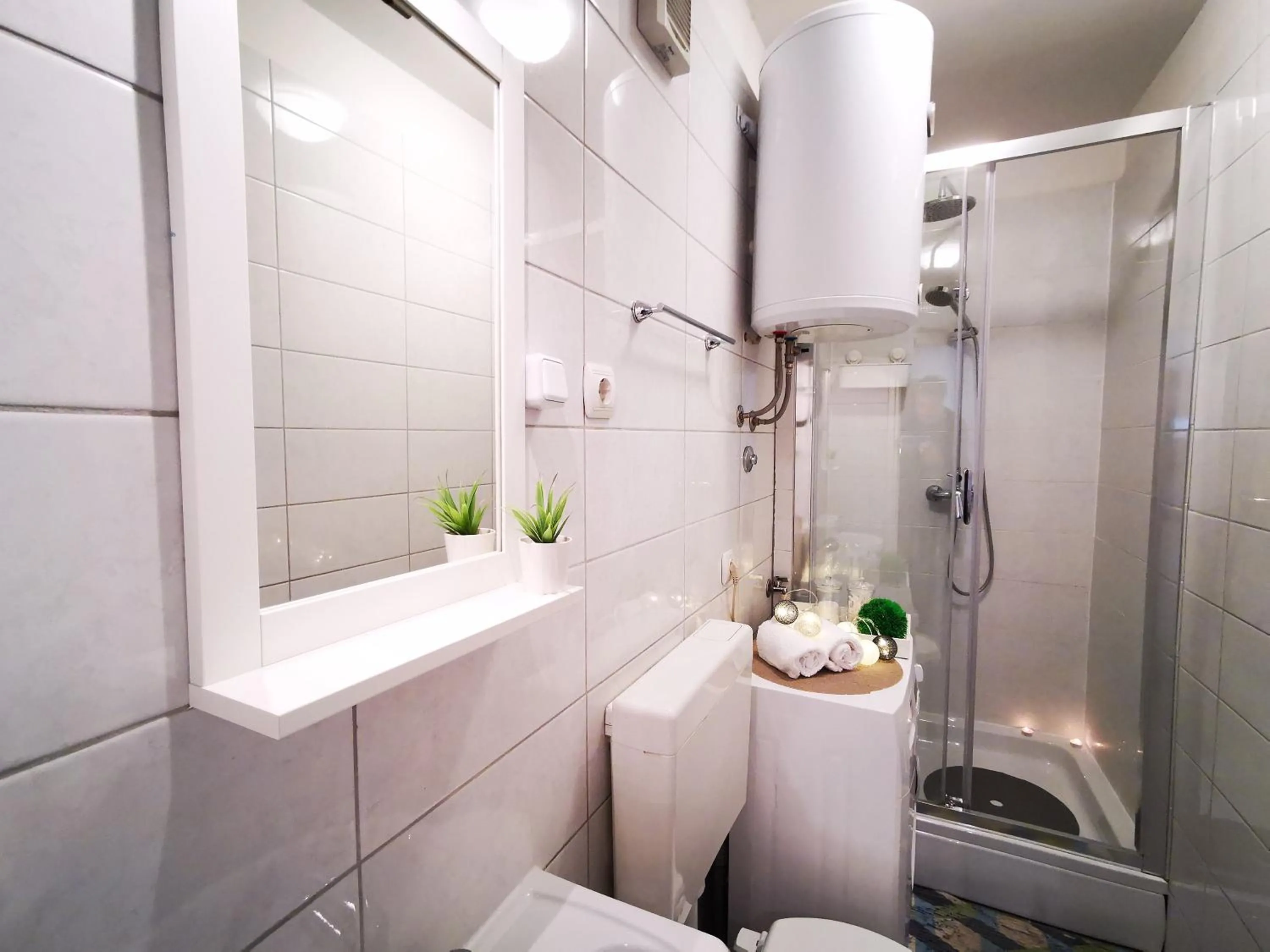 Shower in Apartment Herc