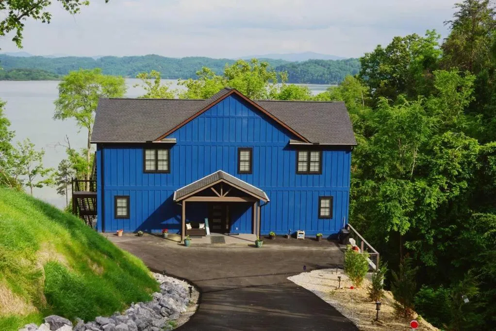 Amazing New House - Waterfront Getaway + Boat Dock