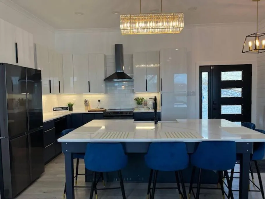 Amazing New House - Waterfront Getaway + Boat Dock