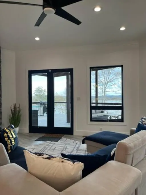 Amazing New House - Waterfront Getaway + Boat Dock