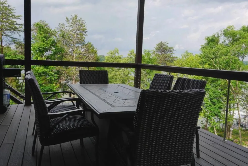 Amazing New House - Waterfront Getaway + Boat Dock