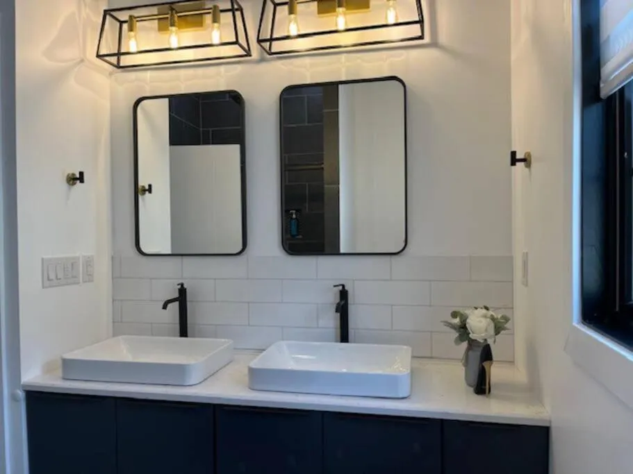 Amazing New House - Waterfront Getaway + Boat Dock