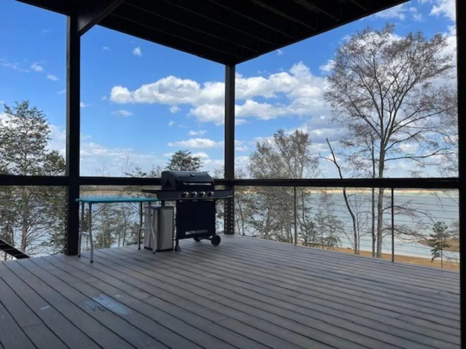 Amazing New House - Waterfront Getaway + Boat Dock