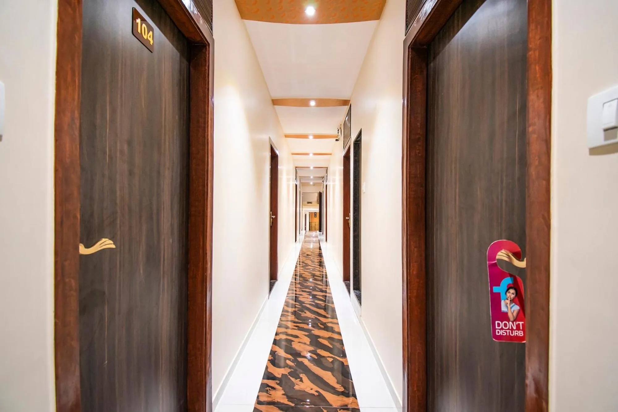 Lobby or reception in FabExpress Orange Suites - Nr Mumbai International Airport