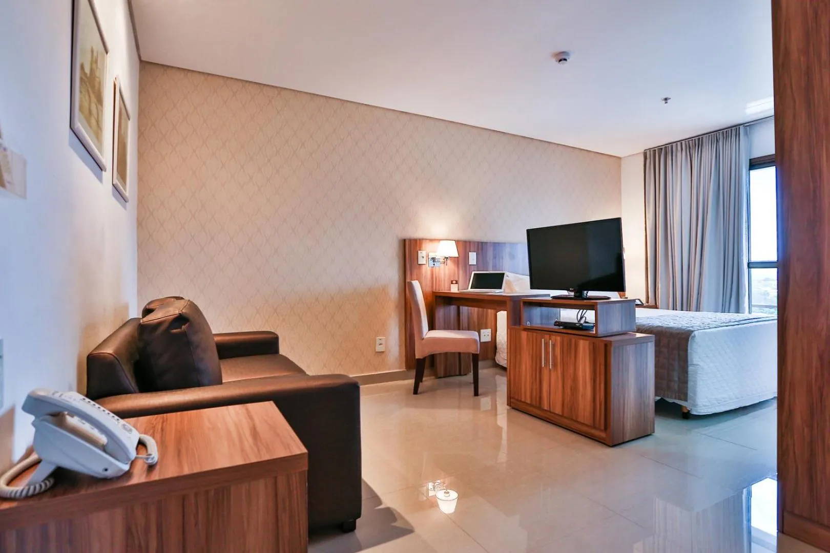 Bed in MG Flats & Residence