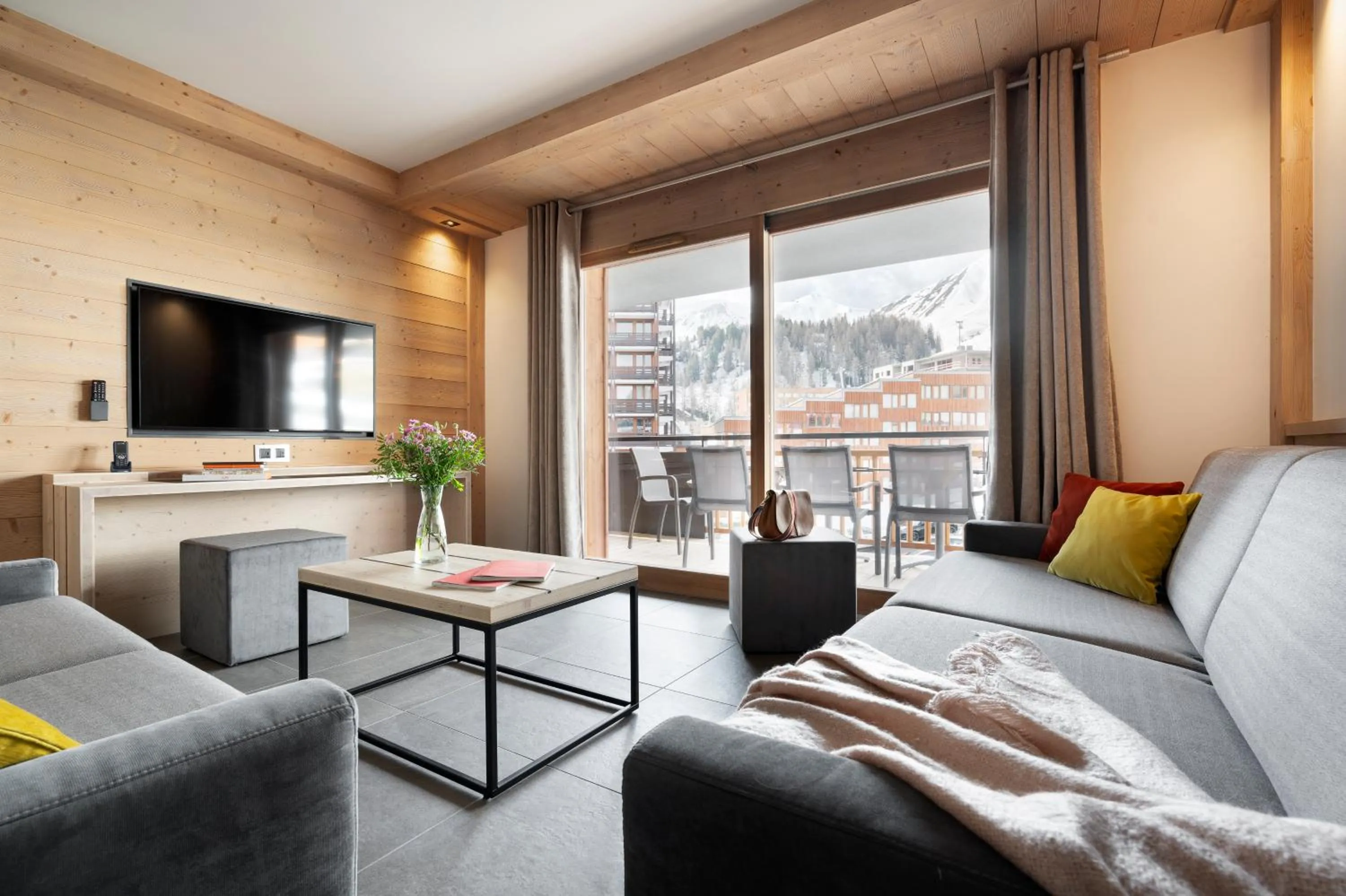 TV and multimedia in MGM Hôtels & Résidences - Résidence Manaka