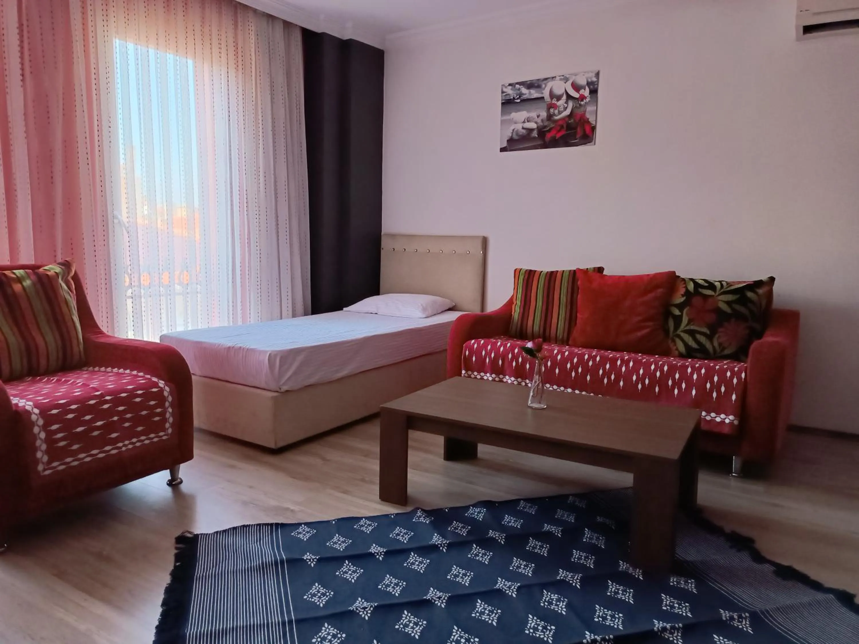 Living room, Bed in The City Residence Hotel