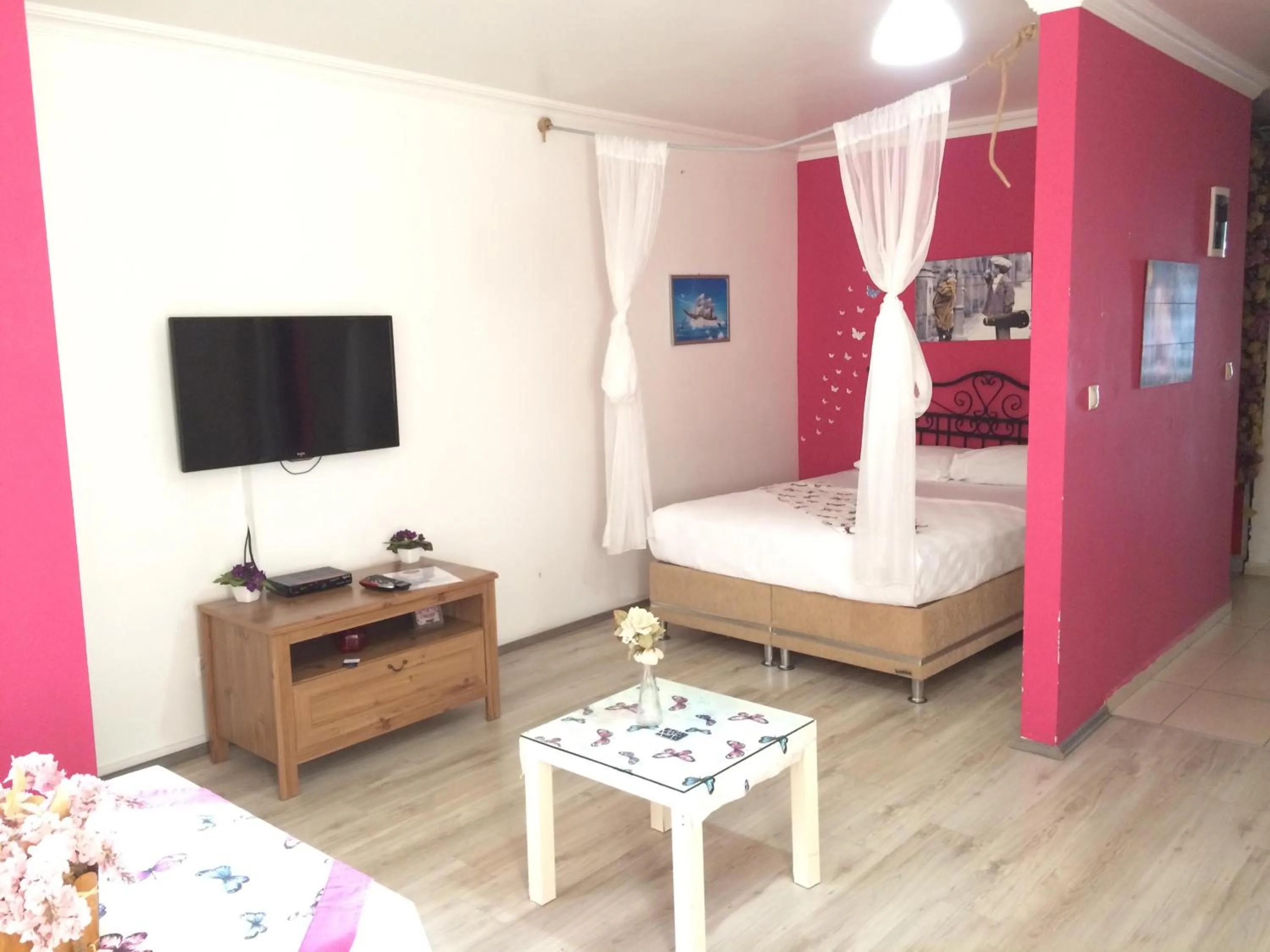 TV and multimedia, Bed in The City Residence Hotel