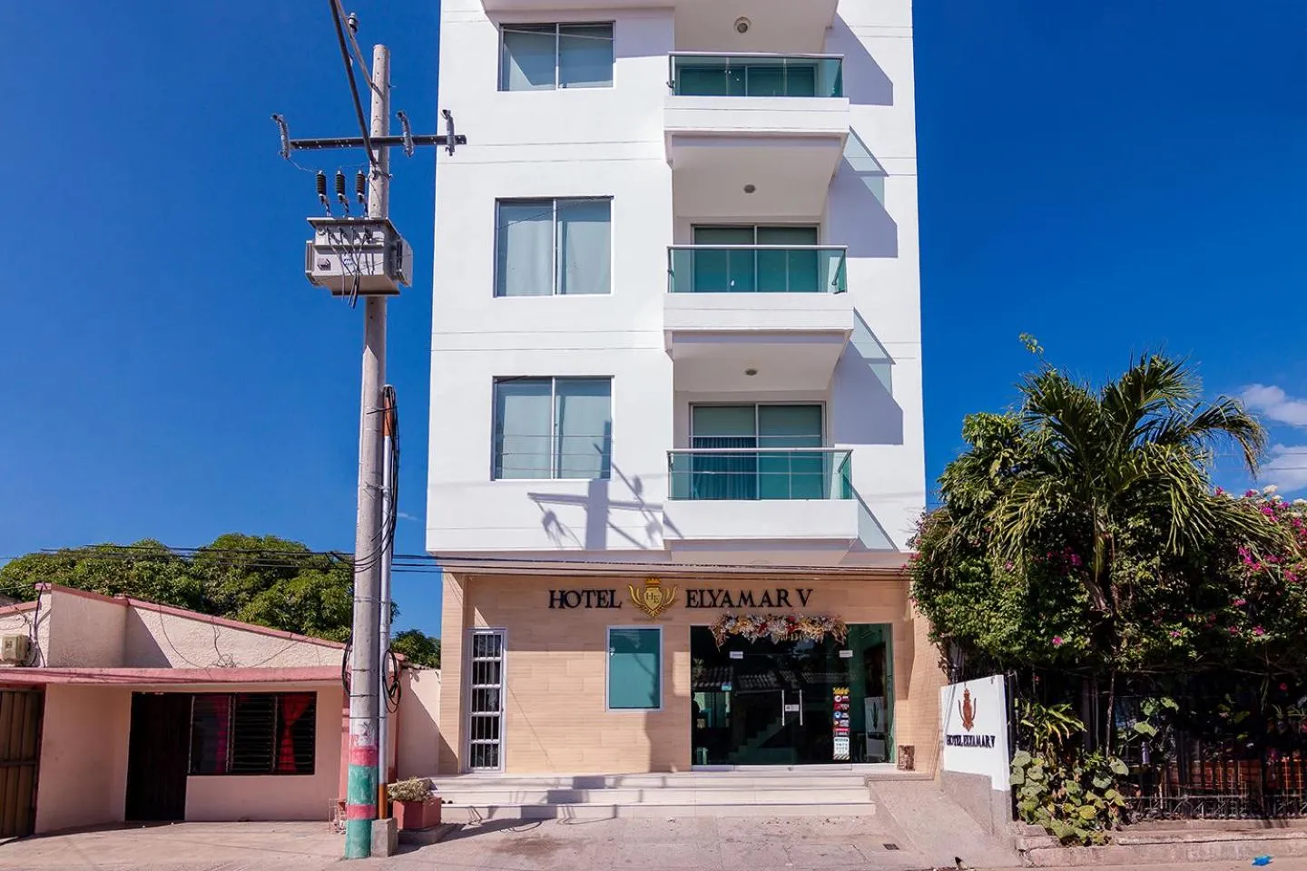 Facade/entrance in Ayenda Elyamar V