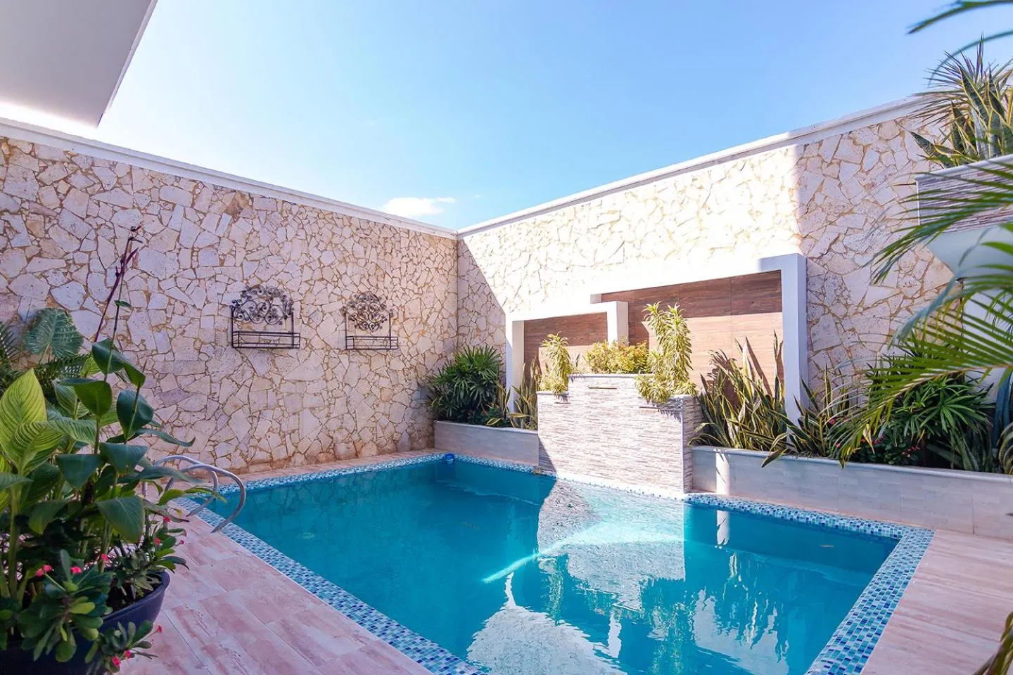 Swimming pool in Ayenda Elyamar V