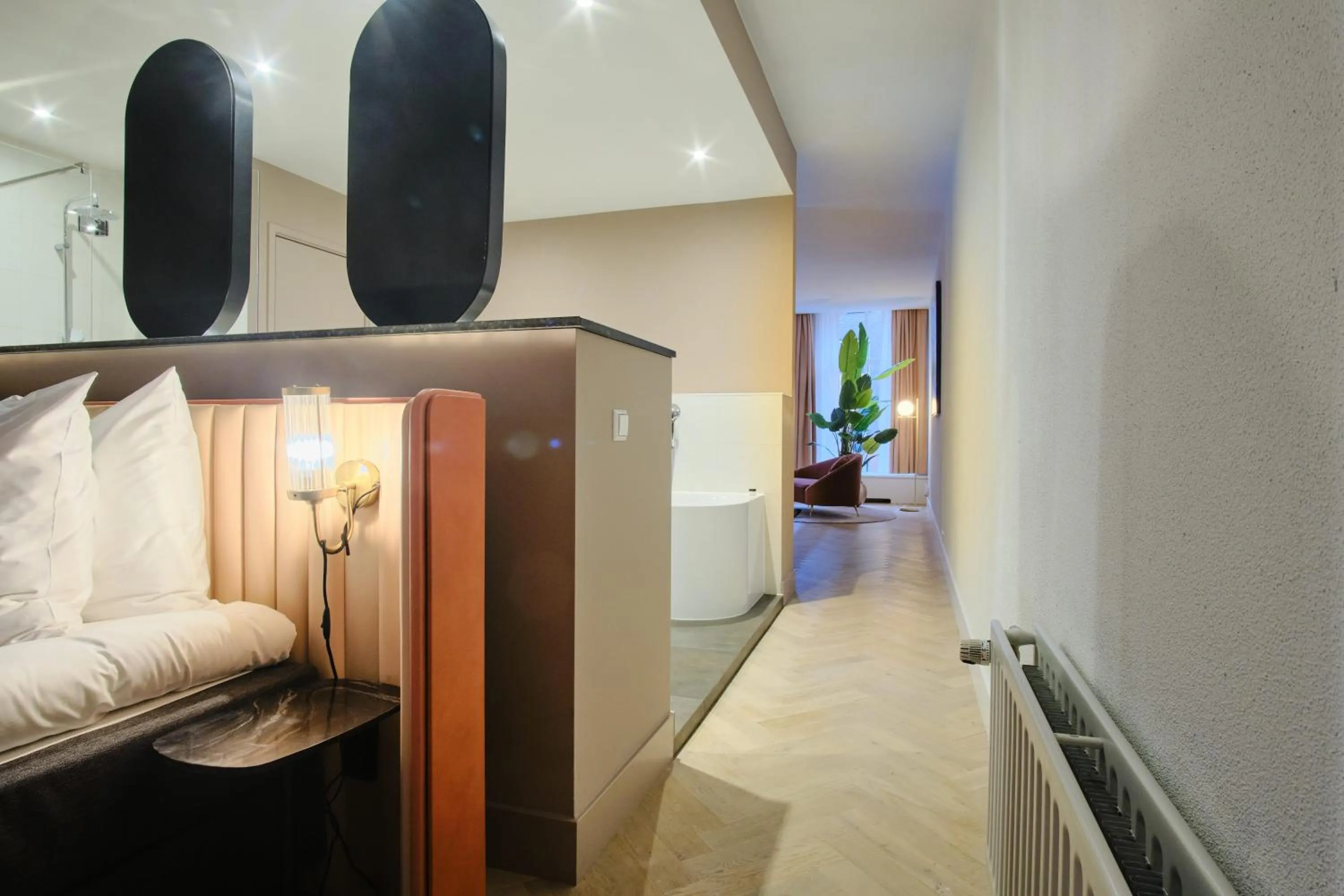 Bathroom, Bed in Hotel Halbert