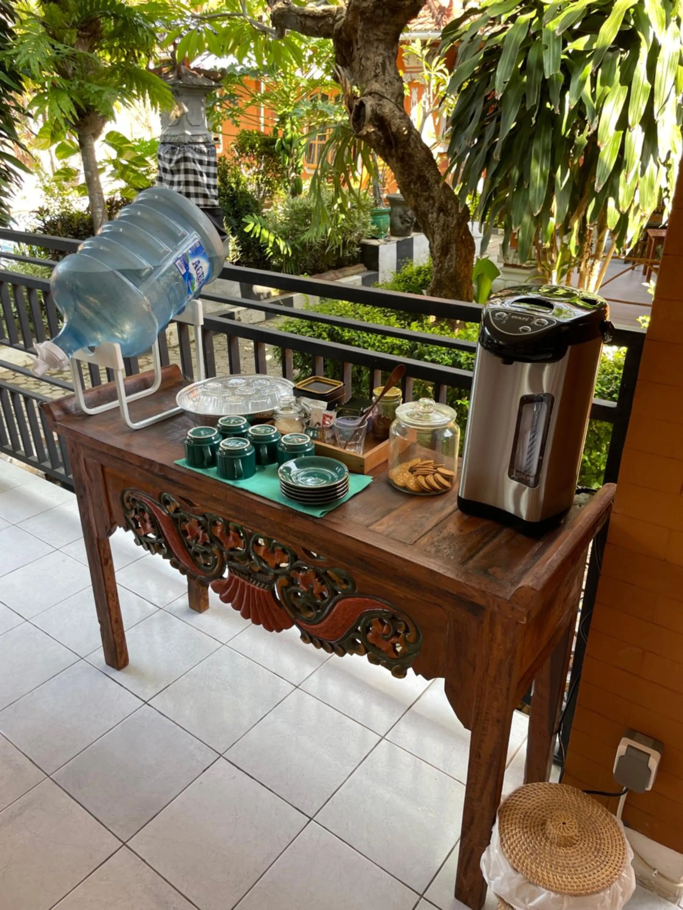 Food and drinks in Kubu Elsa Bali