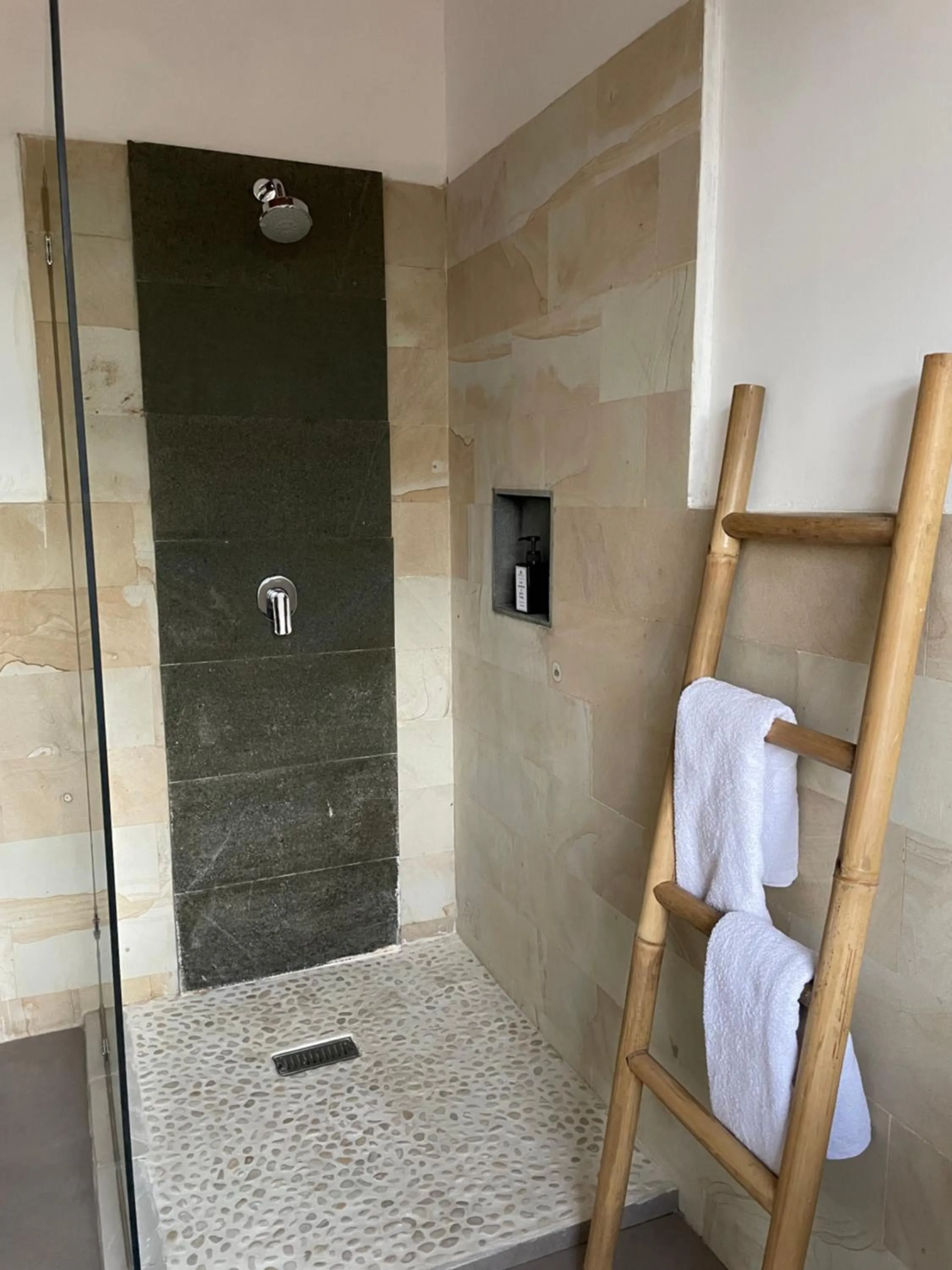Shower in Kubu Elsa Bali