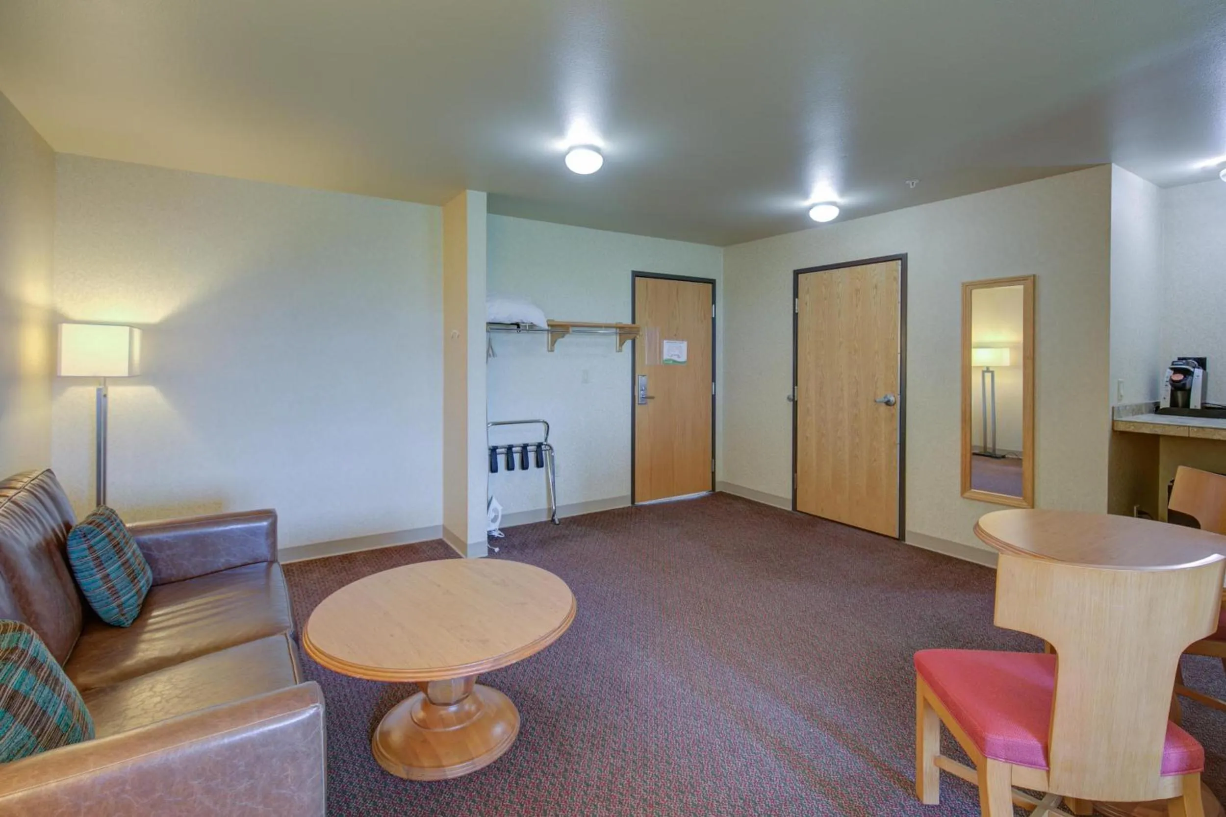 Pacific Sunrise Inn & Suites