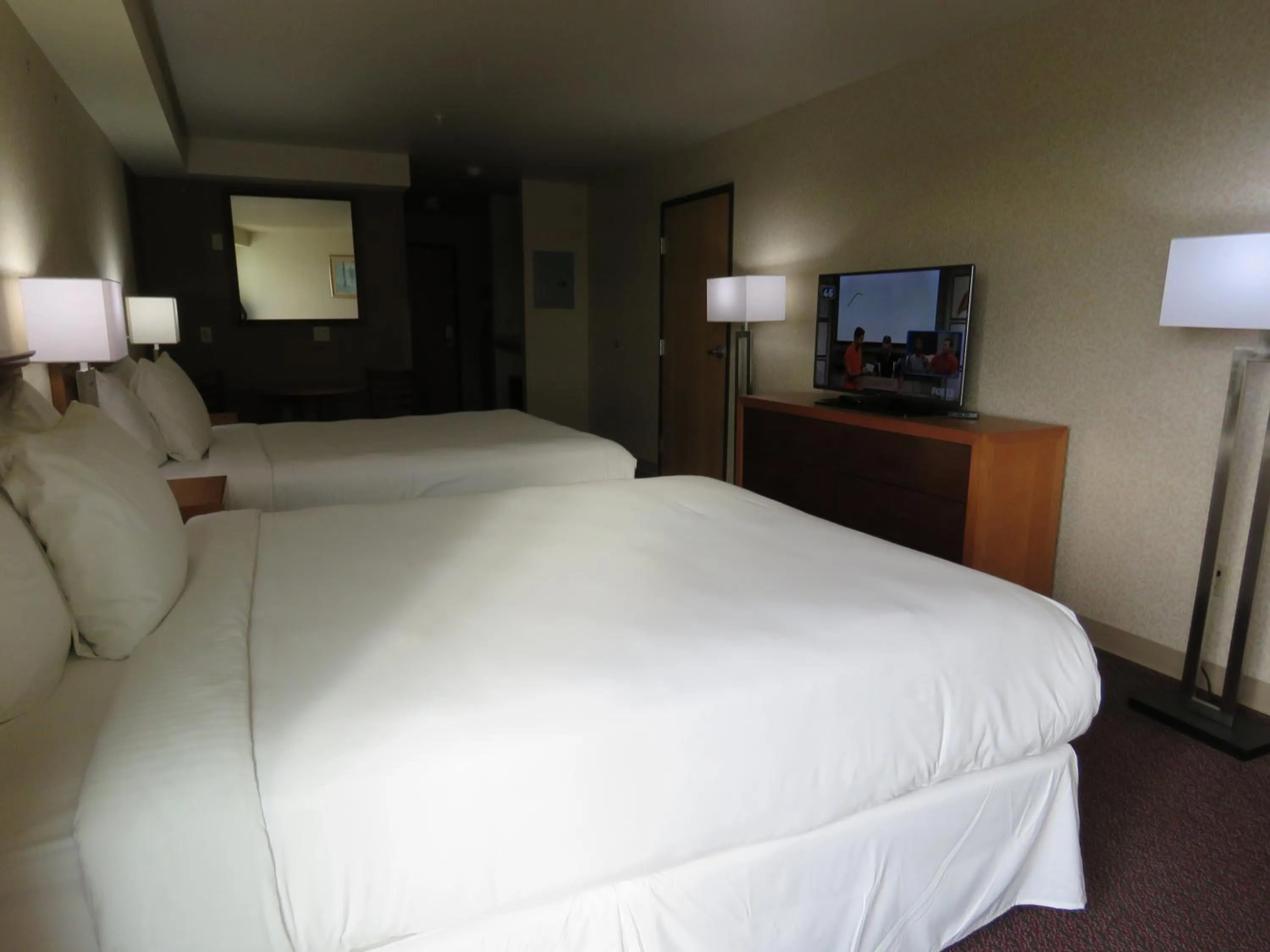 Photo of the whole room, Bed in Pacific Sunrise Inn & Suites