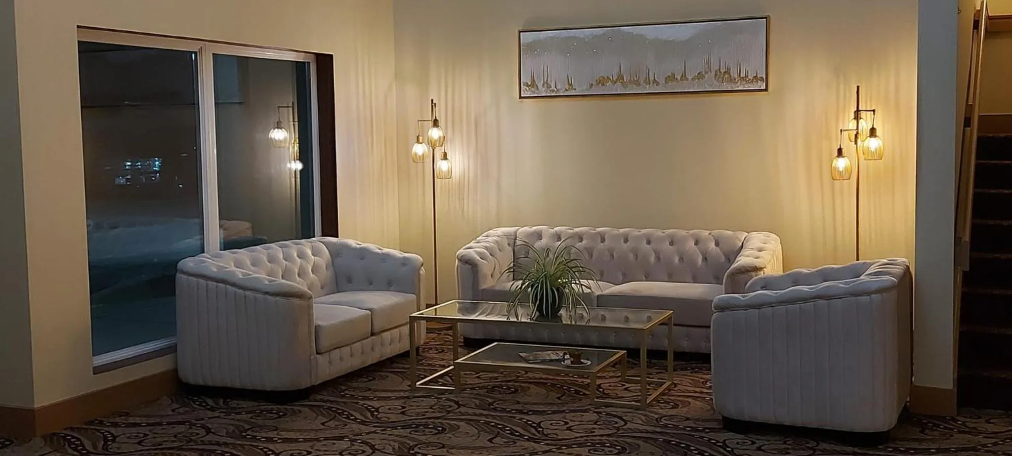 Seating area in Pacific Sunrise Inn & Suites