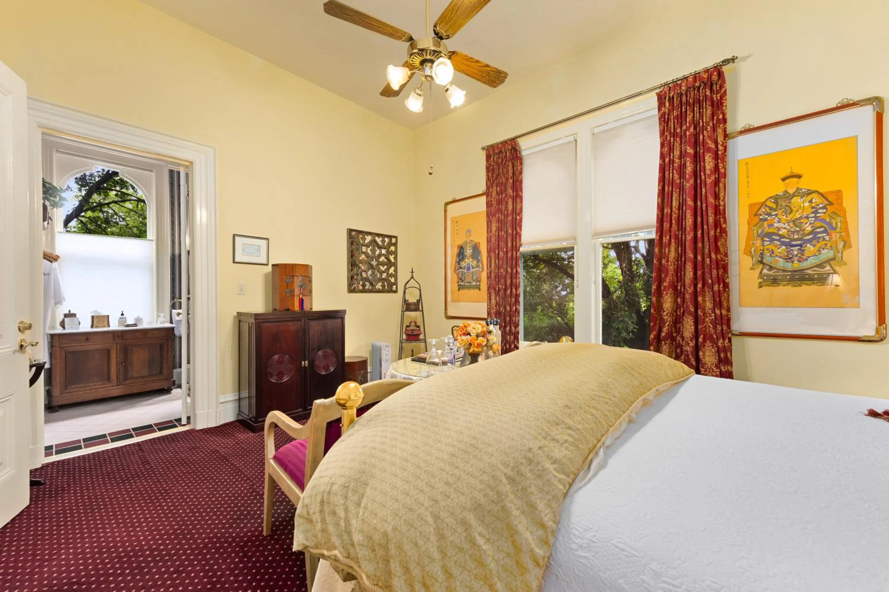 Photo of the whole room in The Gables Wine Country Inn