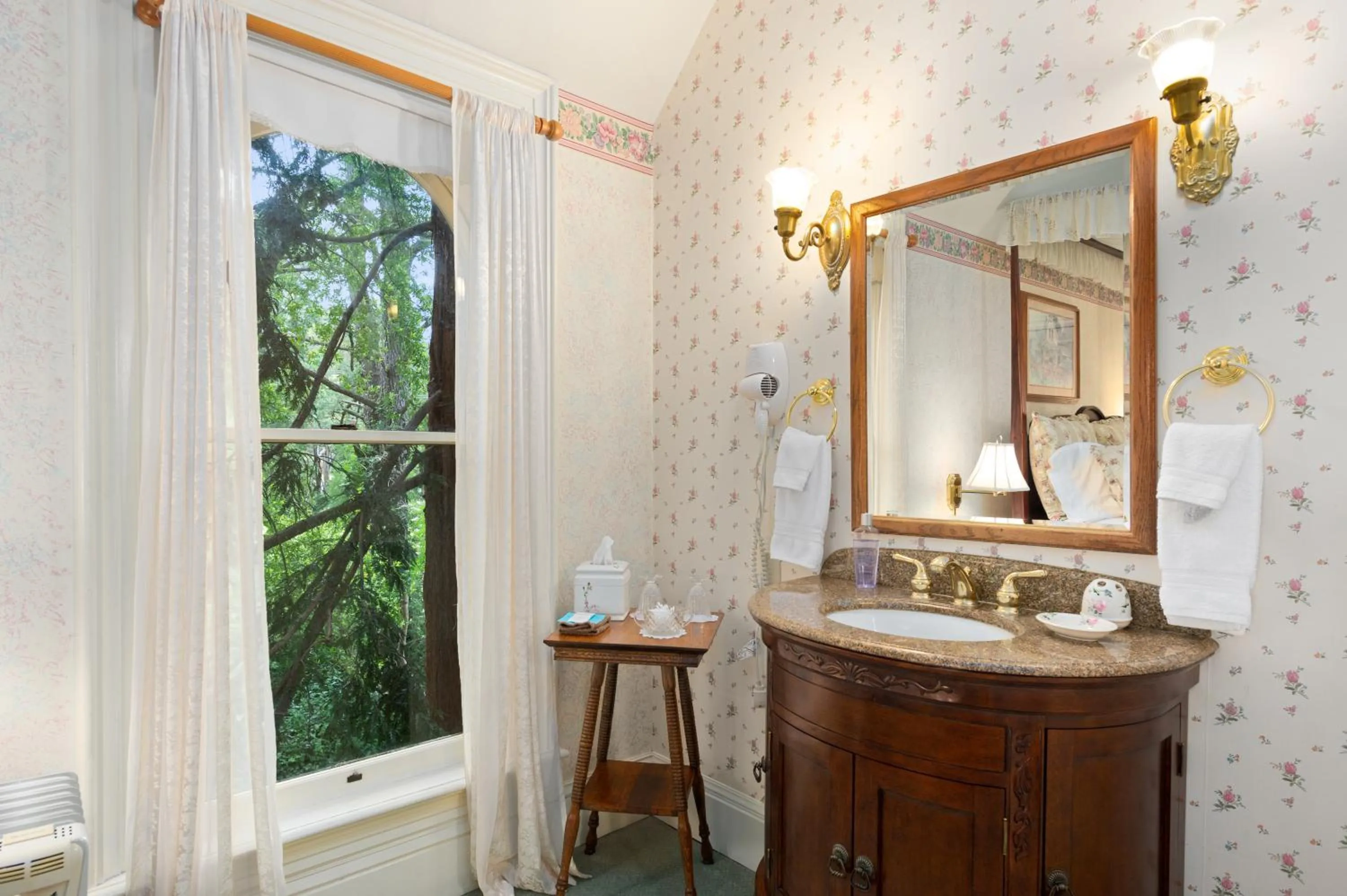 Bathroom in The Gables Wine Country Inn