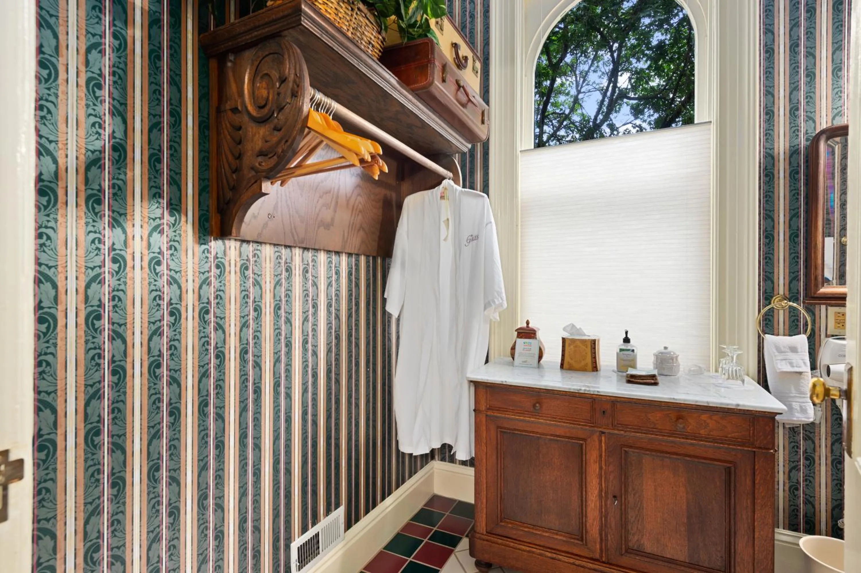 Bathroom in The Gables Wine Country Inn