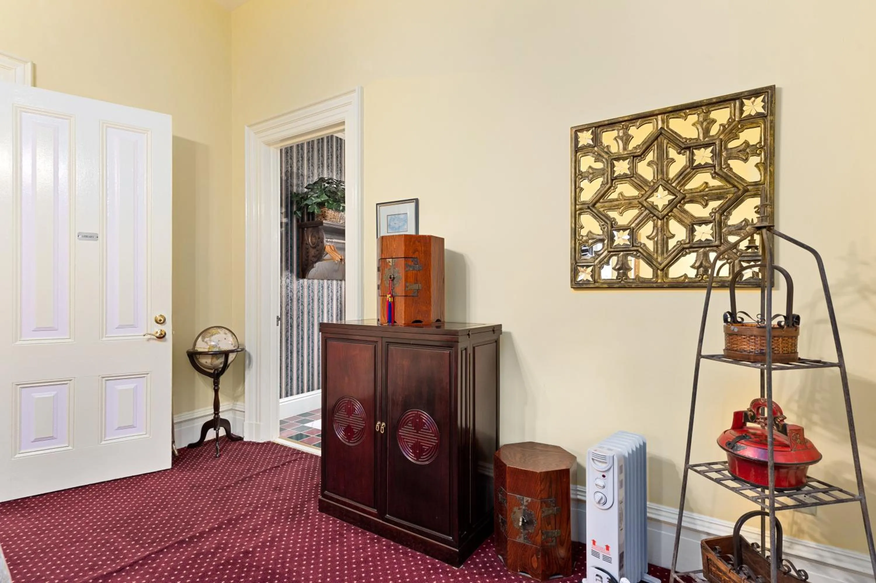 Photo of the whole room in The Gables Wine Country Inn