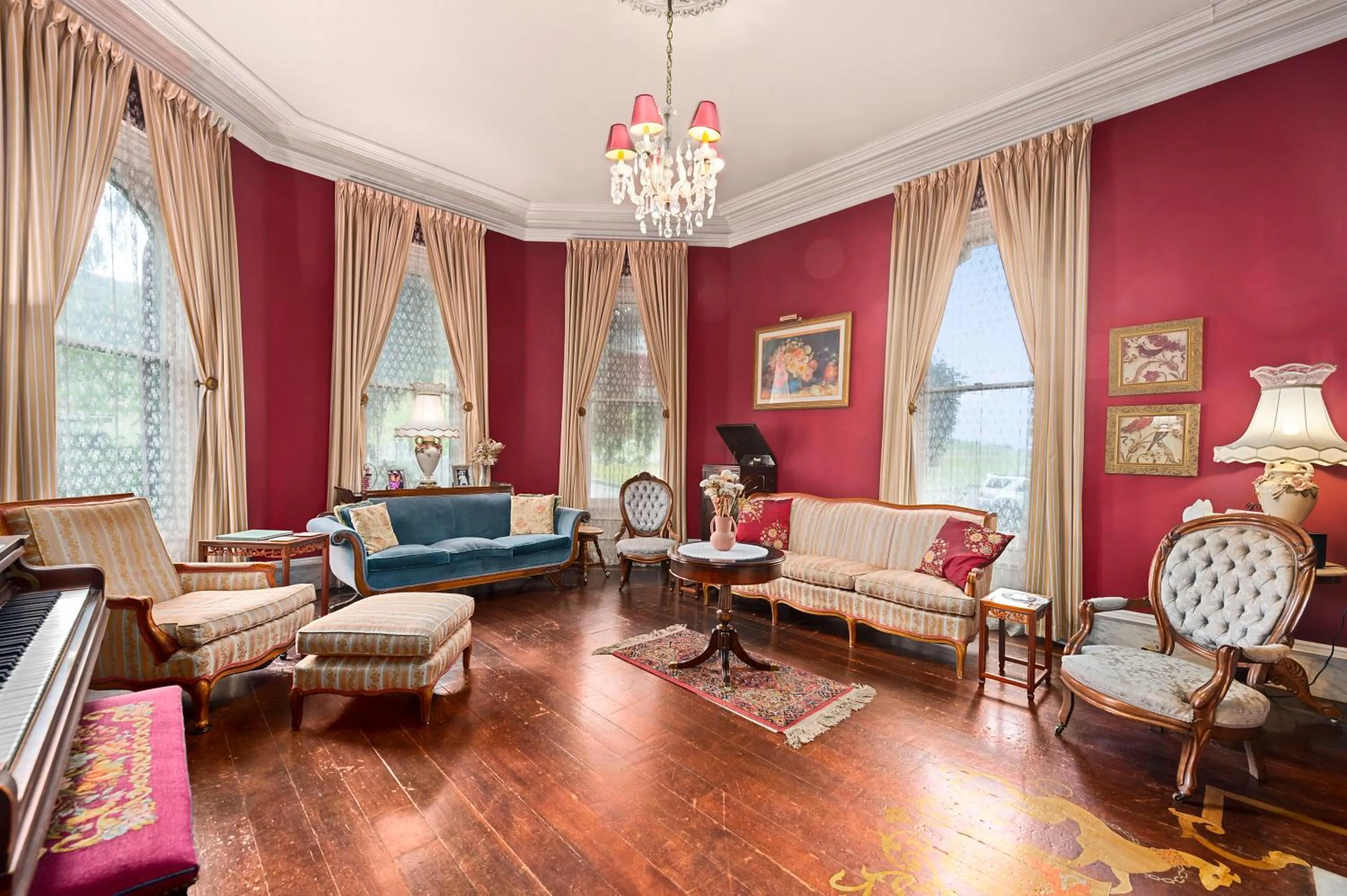Seating area in The Gables Wine Country Inn