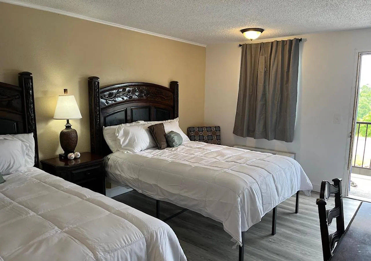 Bed in Ballparks Inn