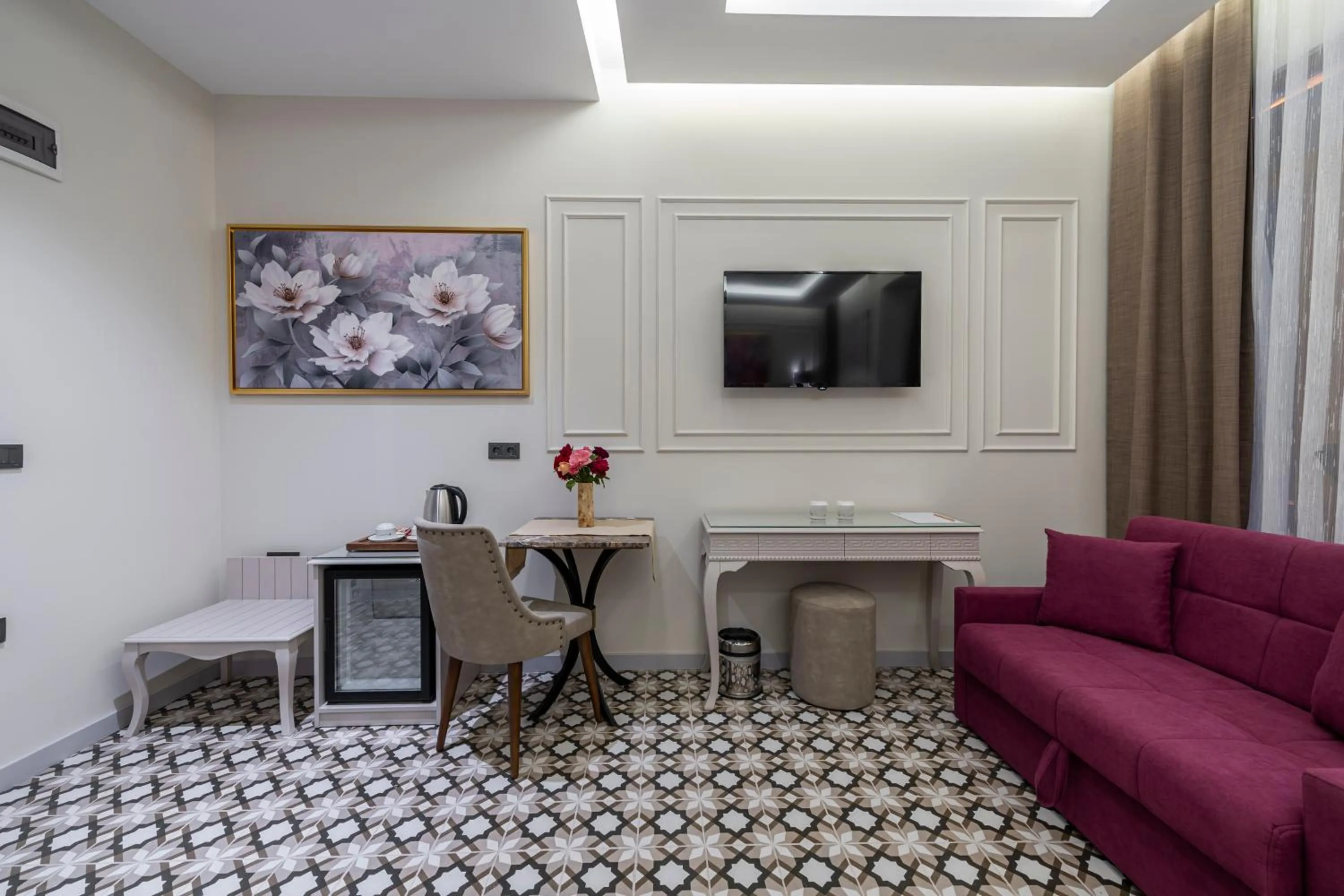 TV and multimedia in Pera Luna Premium Hotel