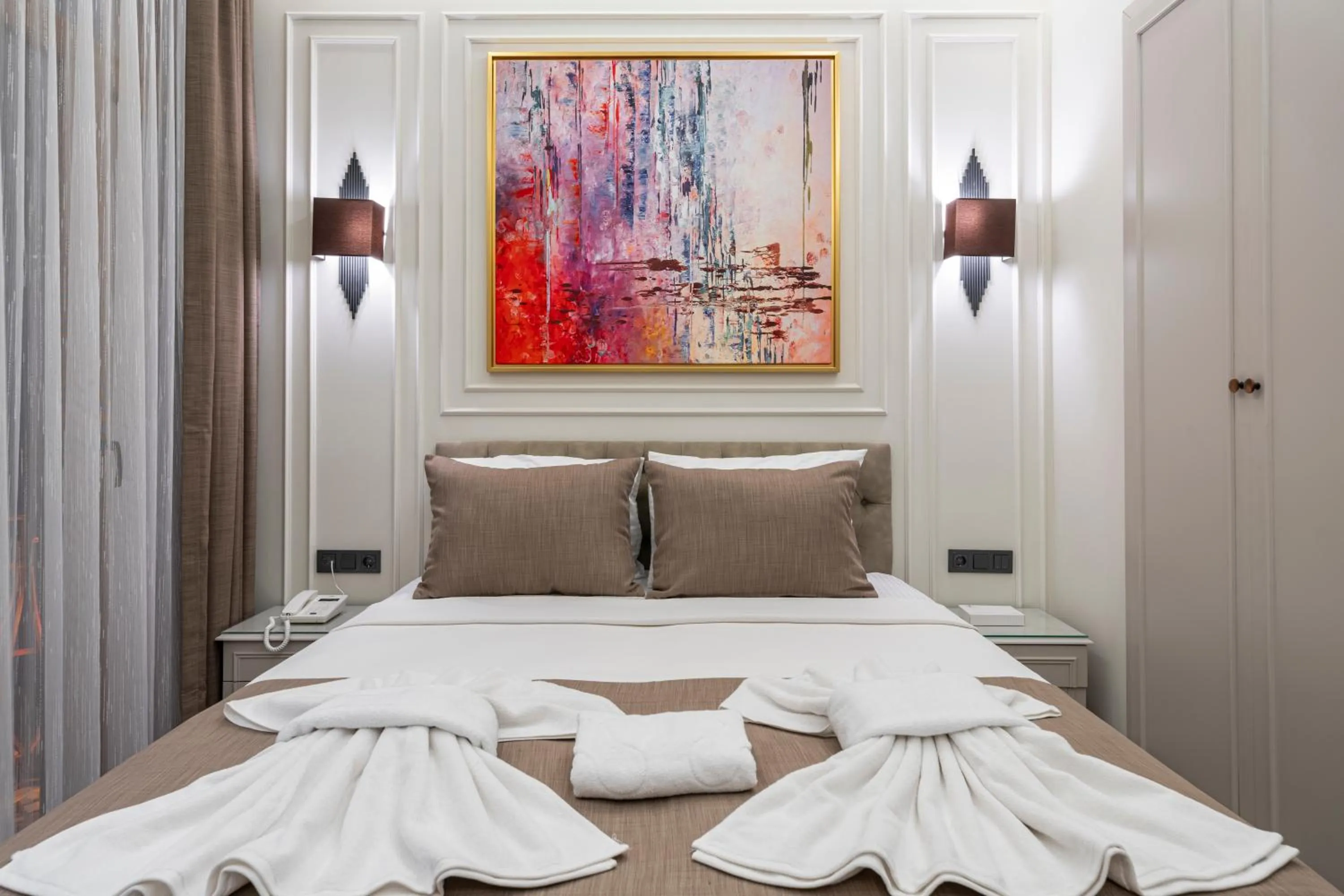 Bed in Pera Luna Premium Hotel